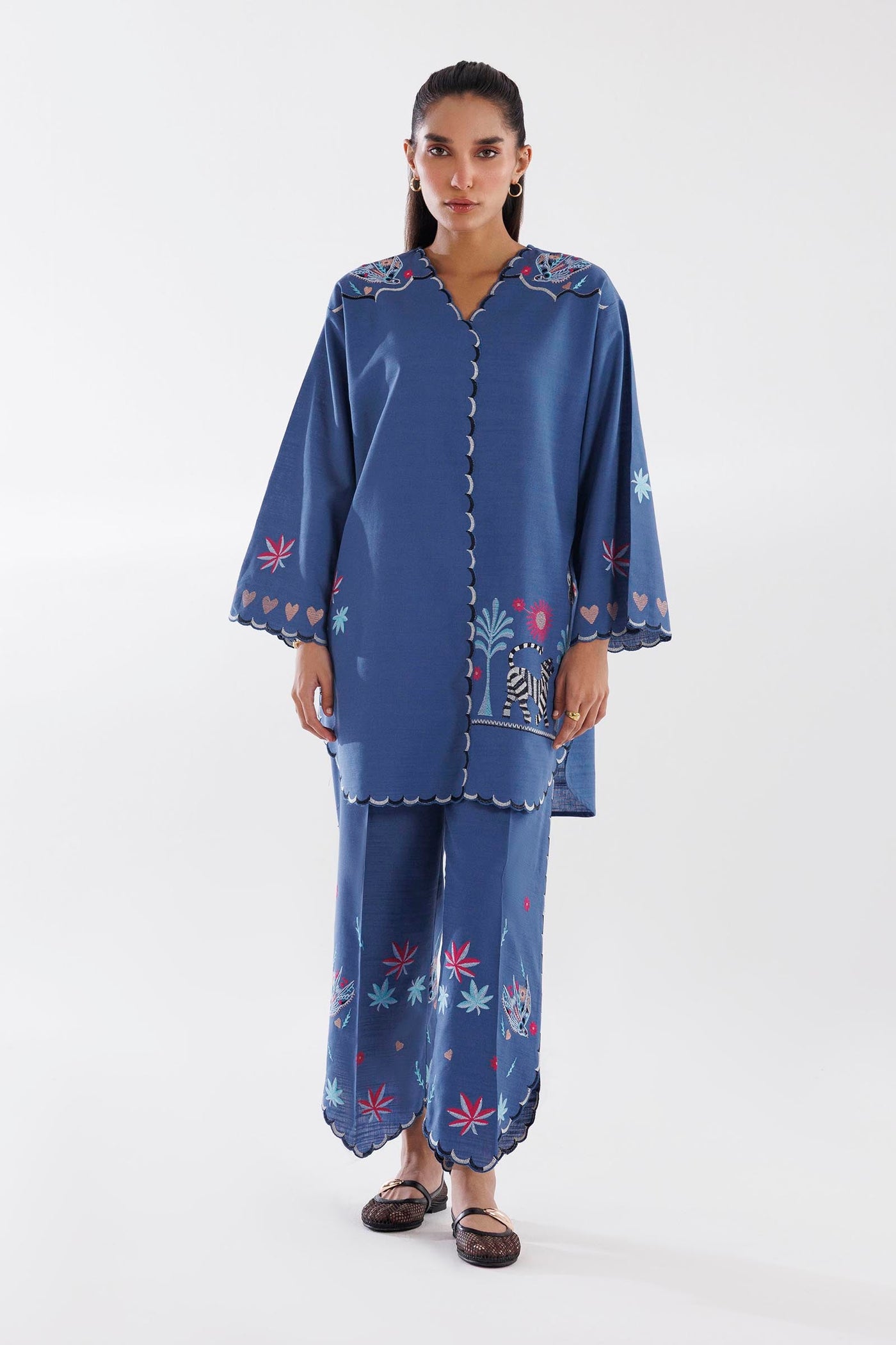 sana-safinaz-pool-49117249