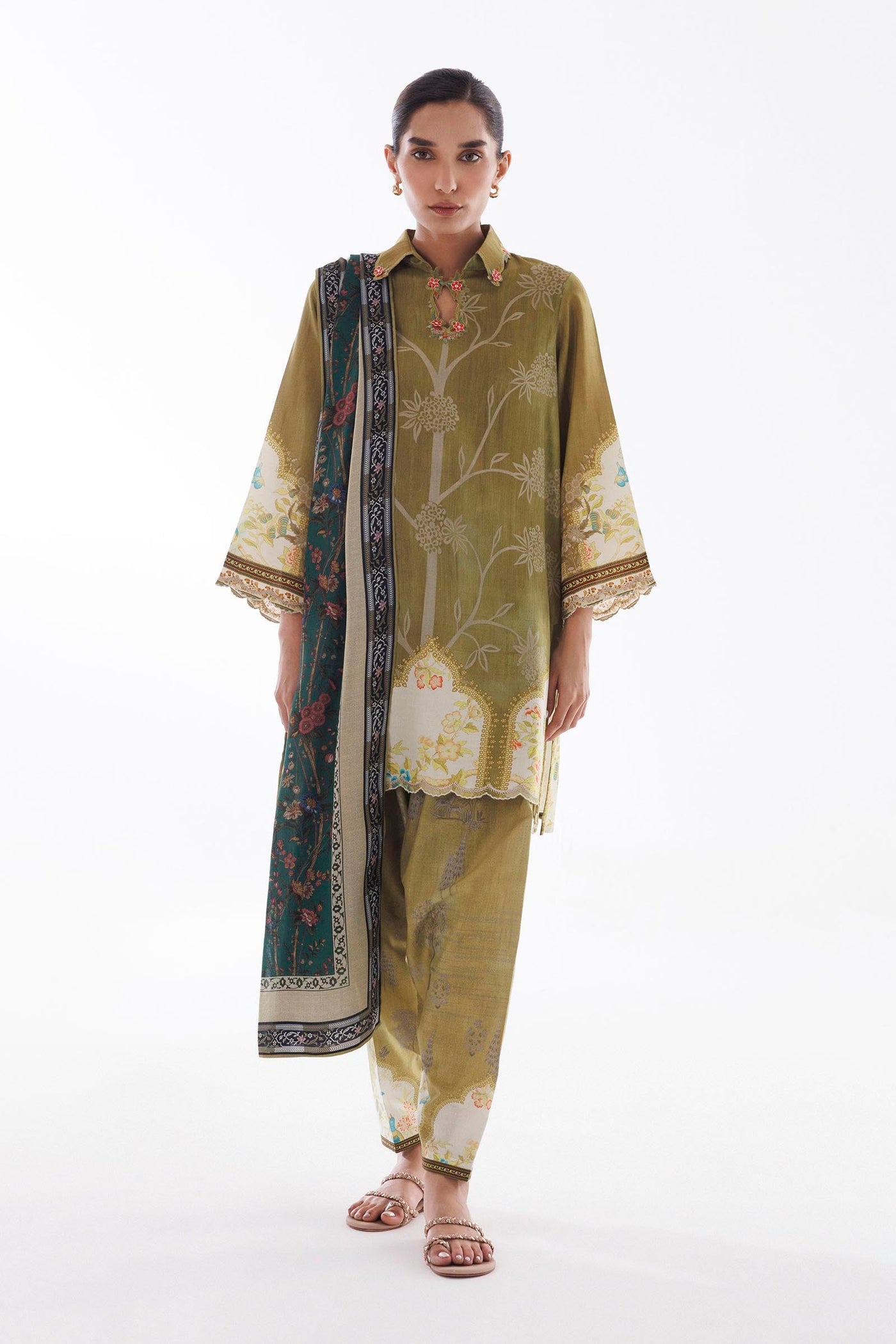 https://cdn.shopify.com/s/files/1/0740/1753/8280/files/FW25MUZ016A_1.jpg?v=1767002455