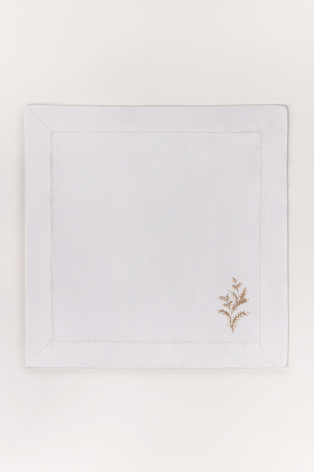 https://cdn.shopify.com/s/files/1/0706/3253/8159/files/Flora2pcsembroiderednapkinset_1.jpg?v=1780744955