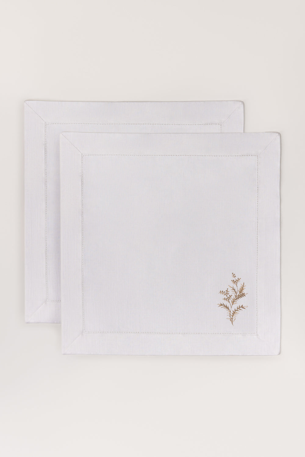 https://cdn.shopify.com/s/files/1/0706/3253/8159/files/Flora2pcsembroiderednapkinset_2.jpg?v=1780744955