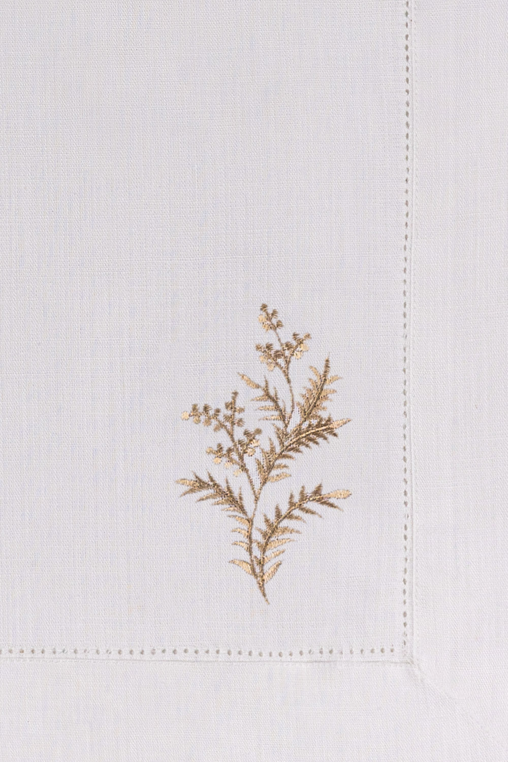 https://cdn.shopify.com/s/files/1/0706/3253/8159/files/Flora2pcsembroiderednapkinset_4.jpg?v=1780744955