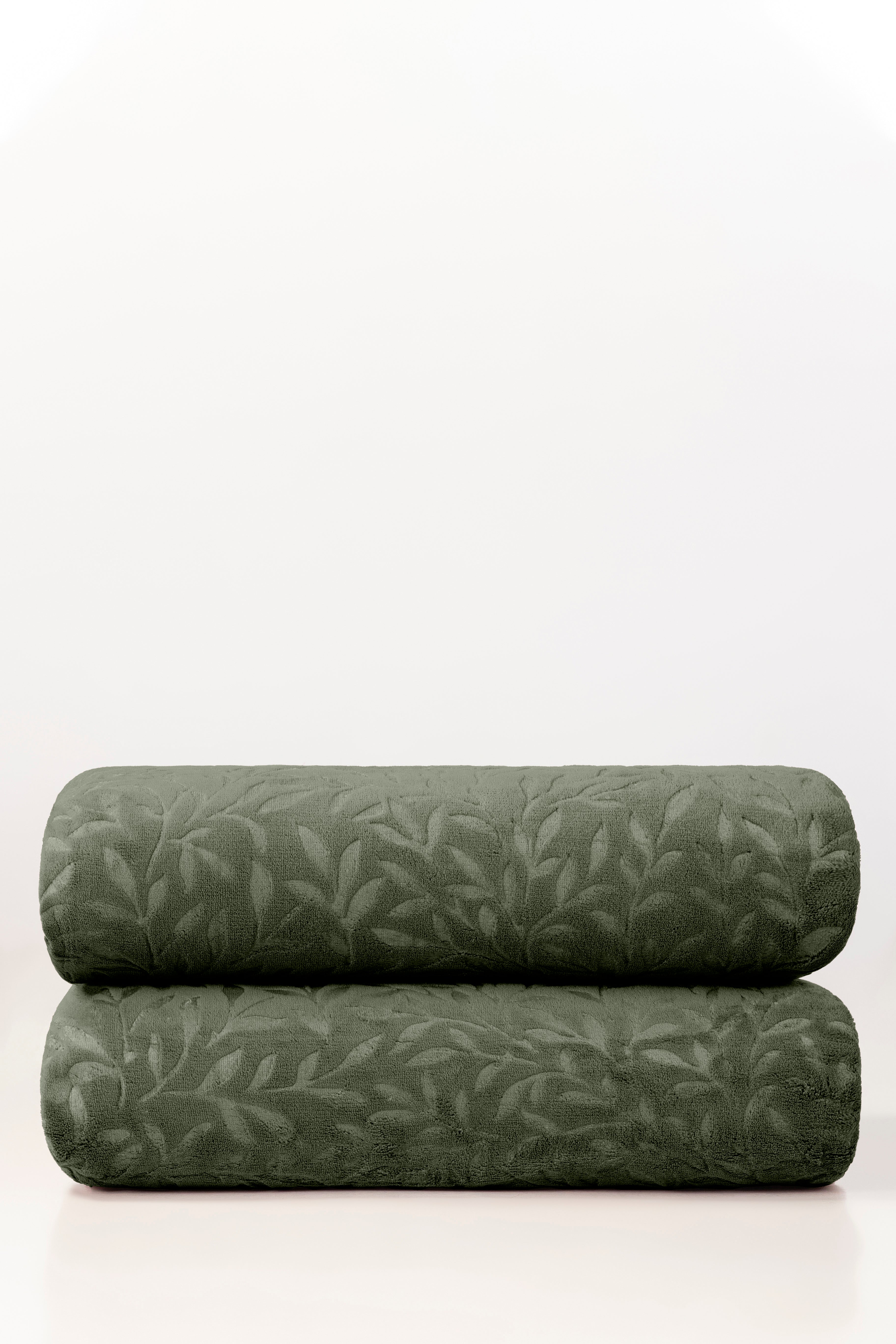 https://cdn.shopify.com/s/files/1/0706/3253/8159/files/ForestDoubleplyFleece_3.jpg?v=1761906506