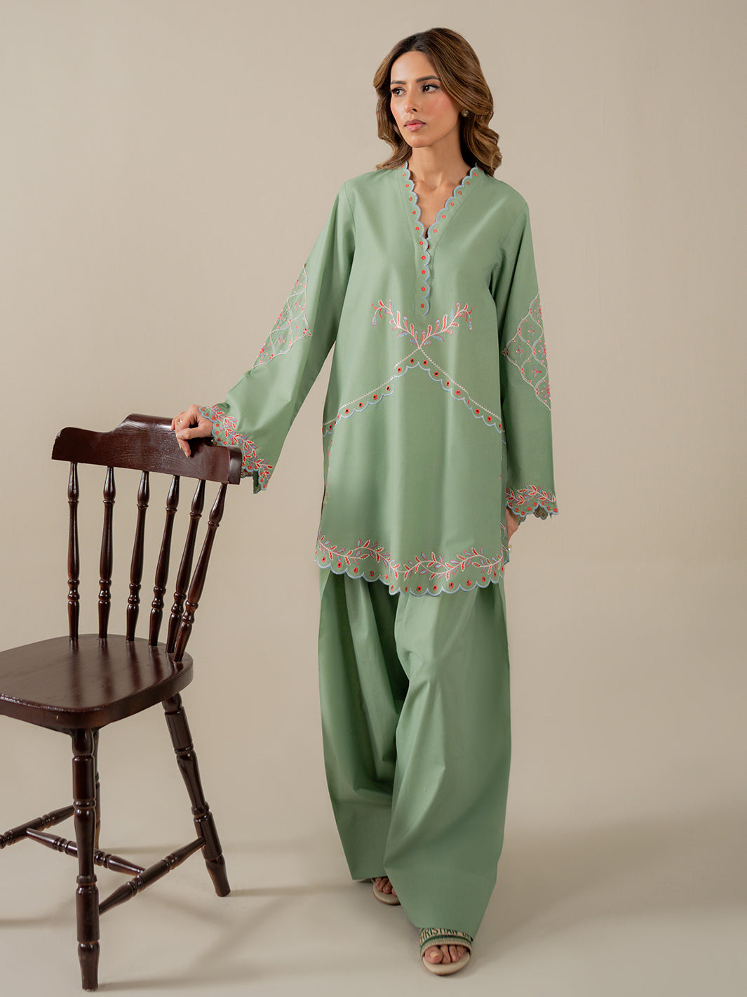 Moss-Sld10-25-2Pc Embroidered Set
