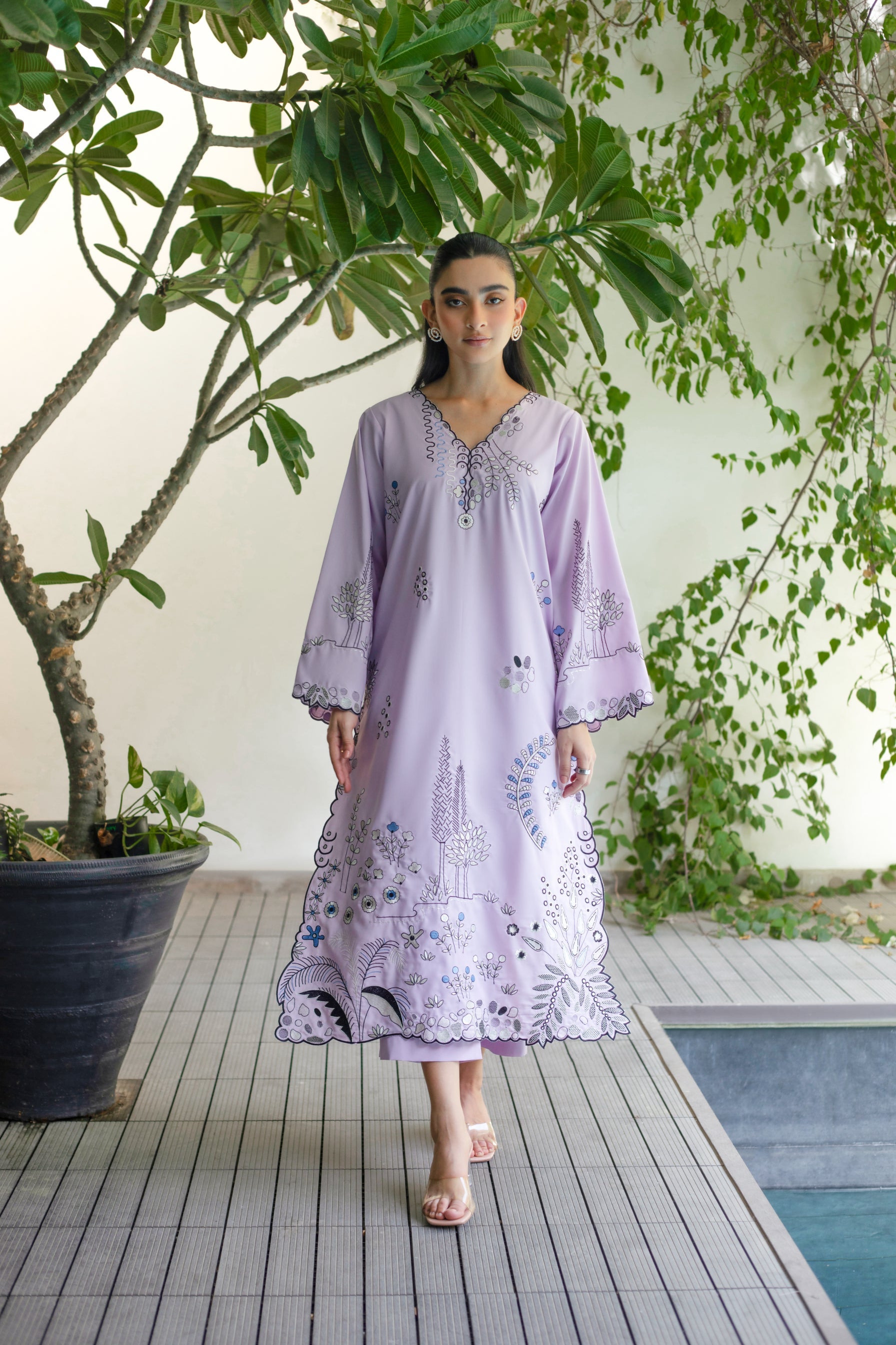 https://cdn.shopify.com/s/files/1/0904/3817/2979/files/Frosted_Lilac_1.jpg?v=1772328785