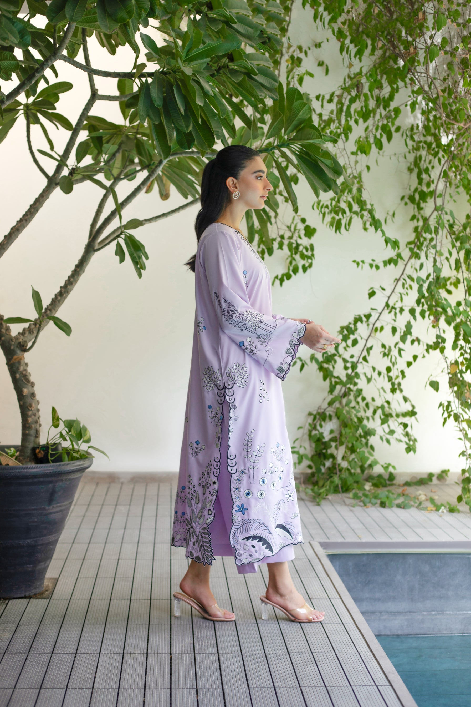 https://cdn.shopify.com/s/files/1/0904/3817/2979/files/Frosted_Lilac_3.jpg?v=1769035997