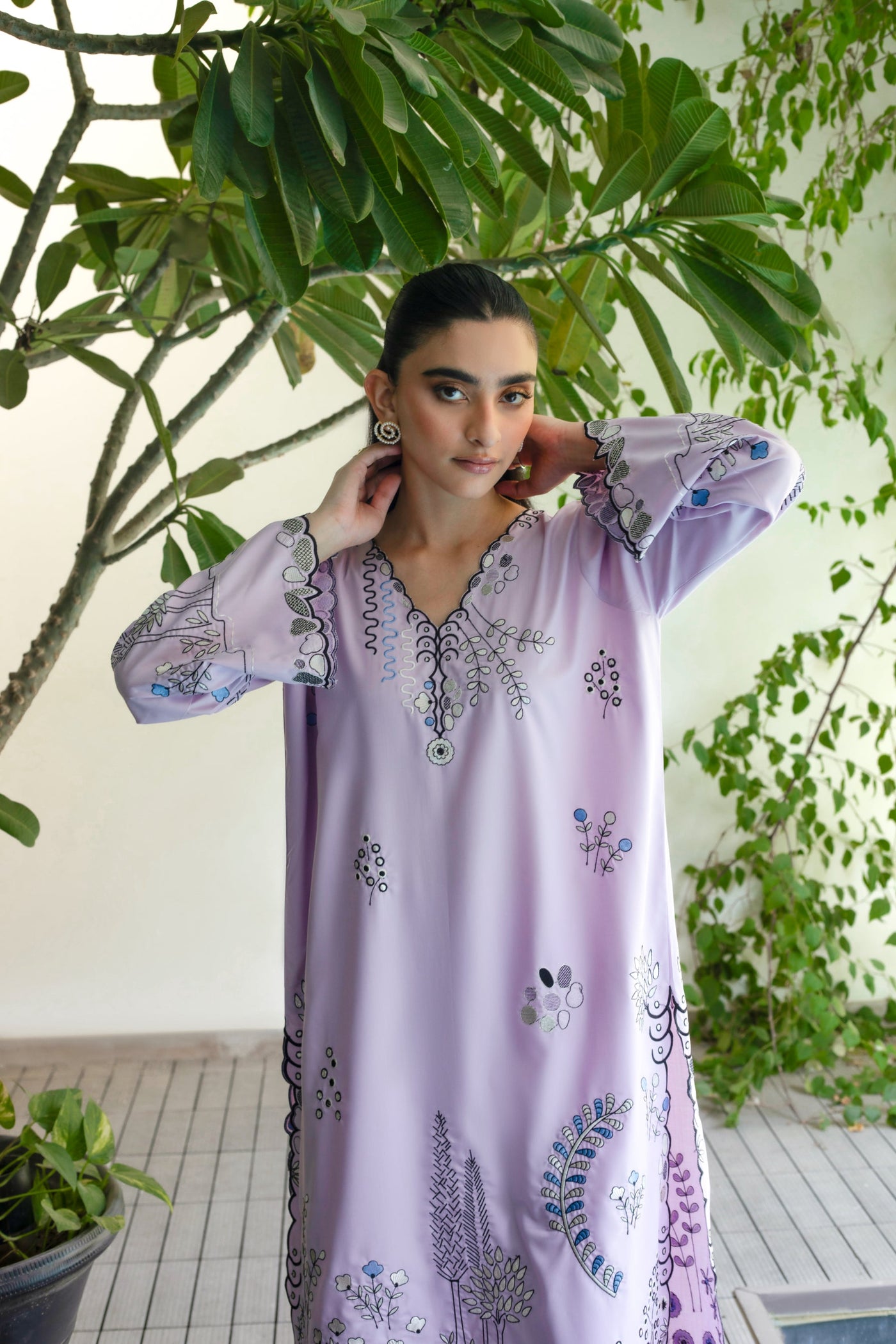 https://cdn.shopify.com/s/files/1/0904/3817/2979/files/Frosted_Lilac_6.jpg?v=1772328785