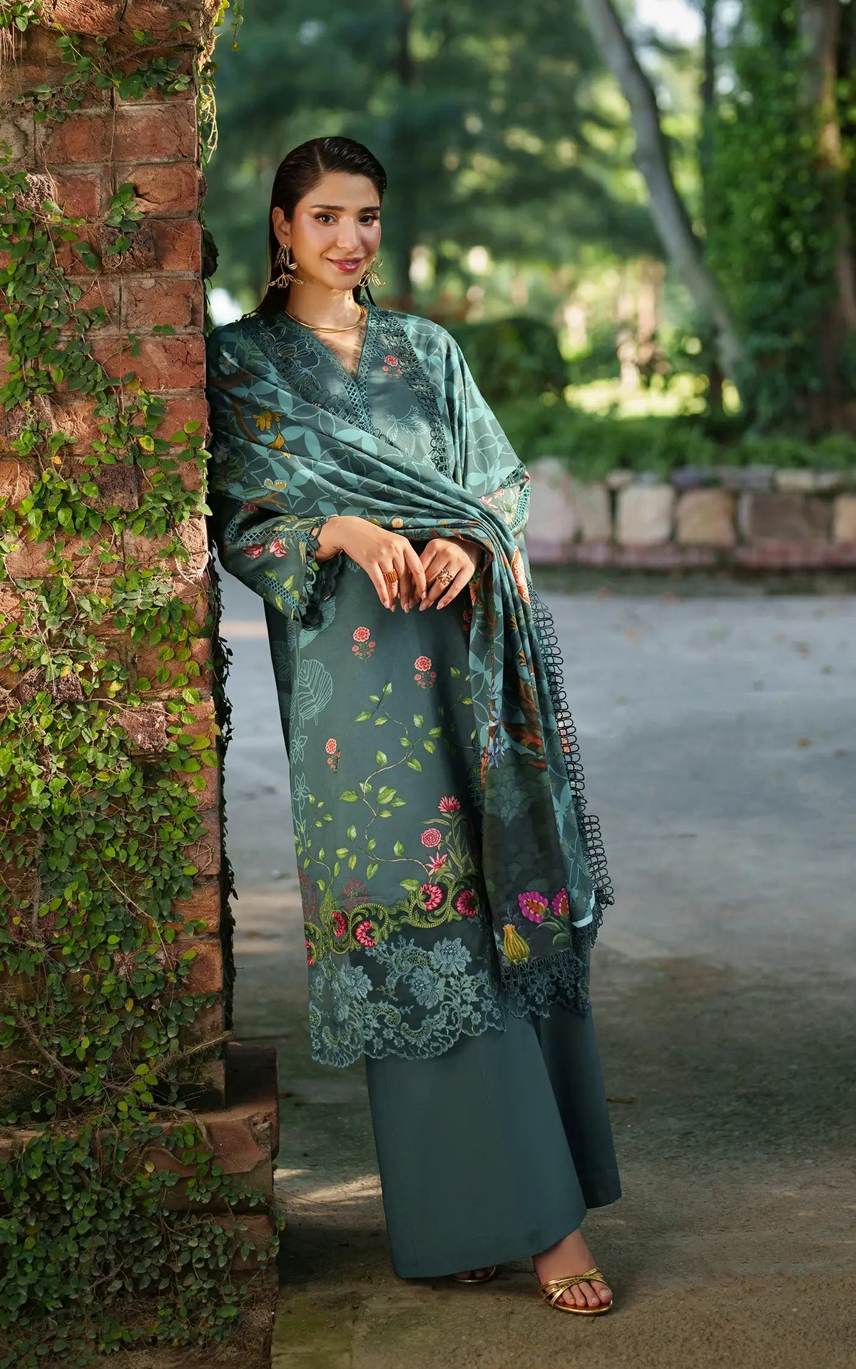 Frosted Petals-MWL25-02 | 3pcs Embroidered Unstitched Winter