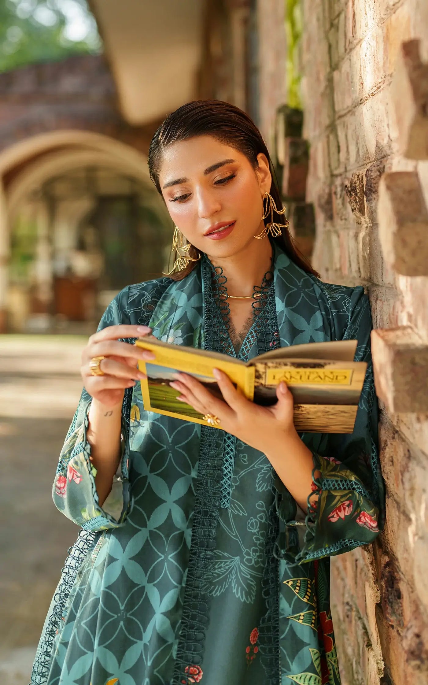 Frosted Petals-MWL25-02 | 3pcs Embroidered Stitched Suit