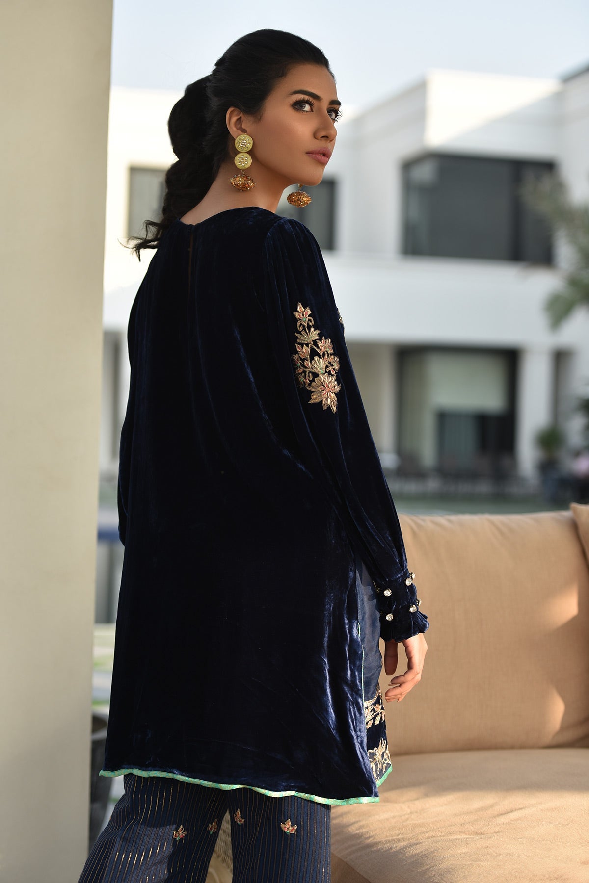 VELVET KURTA WITH STRAIGHT PANTS