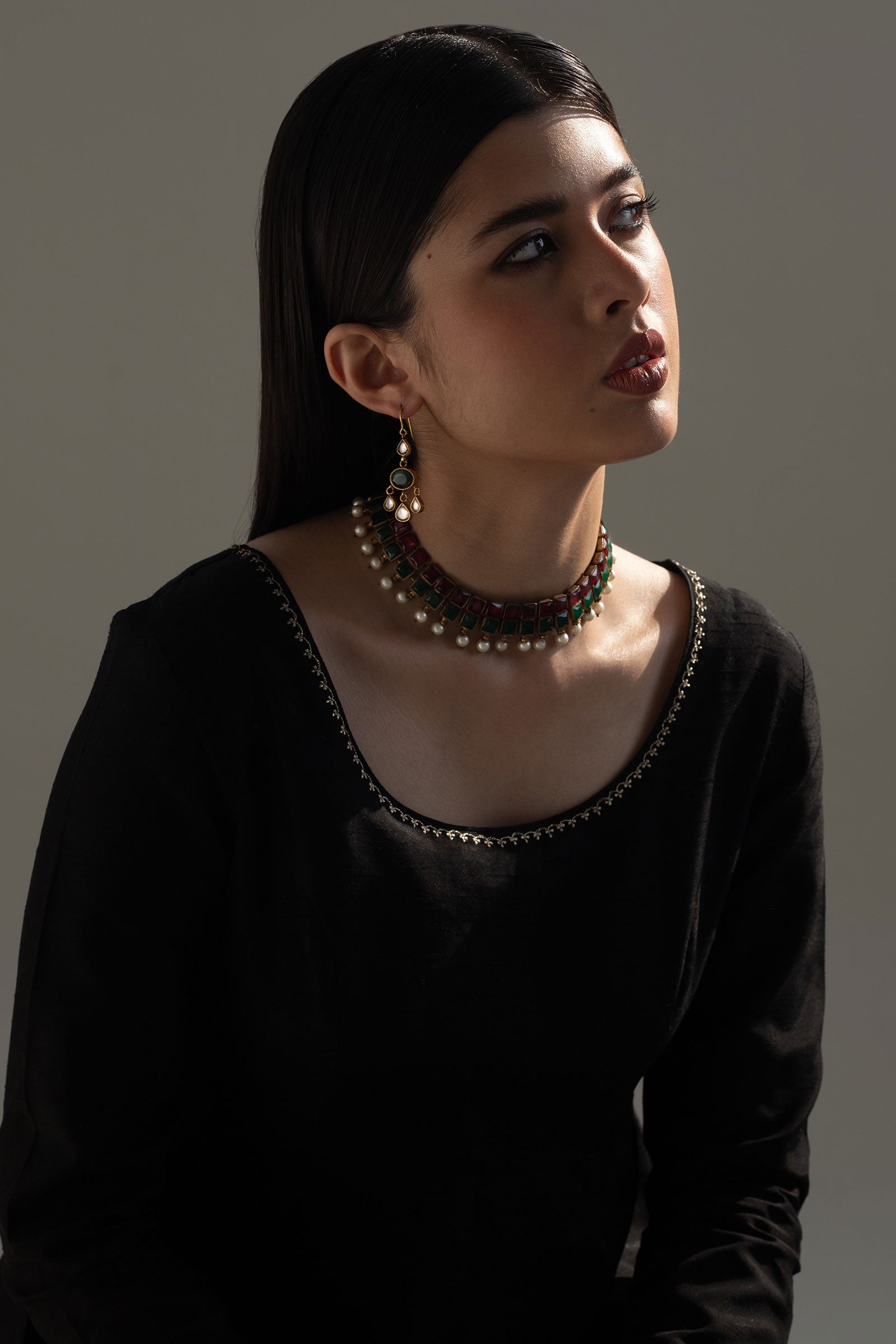 https://cdn.shopify.com/s/files/1/0340/8376/6405/files/GOLDPLATEDQUADNECKLACE_c43bcb40-ae12-4175-ab8a-3e0680e4422c.jpg?v=1702310814