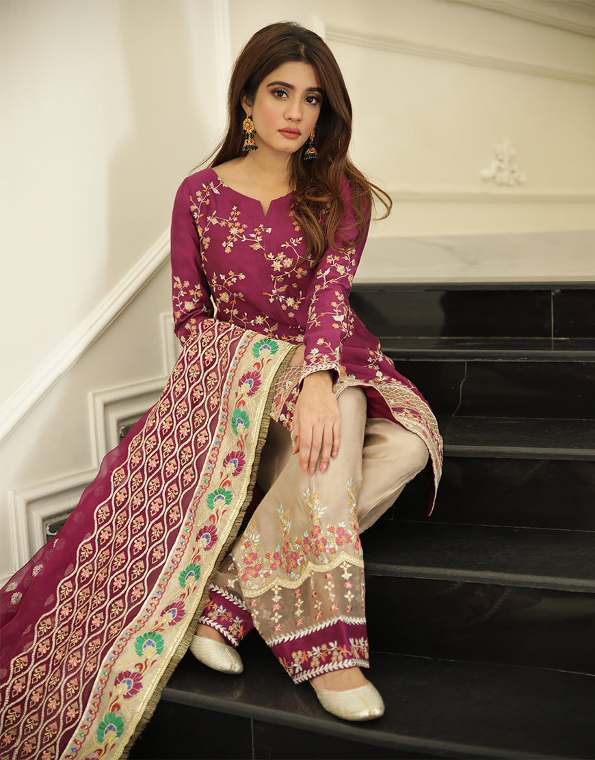 Plain Chiffon Dupatta with trimming