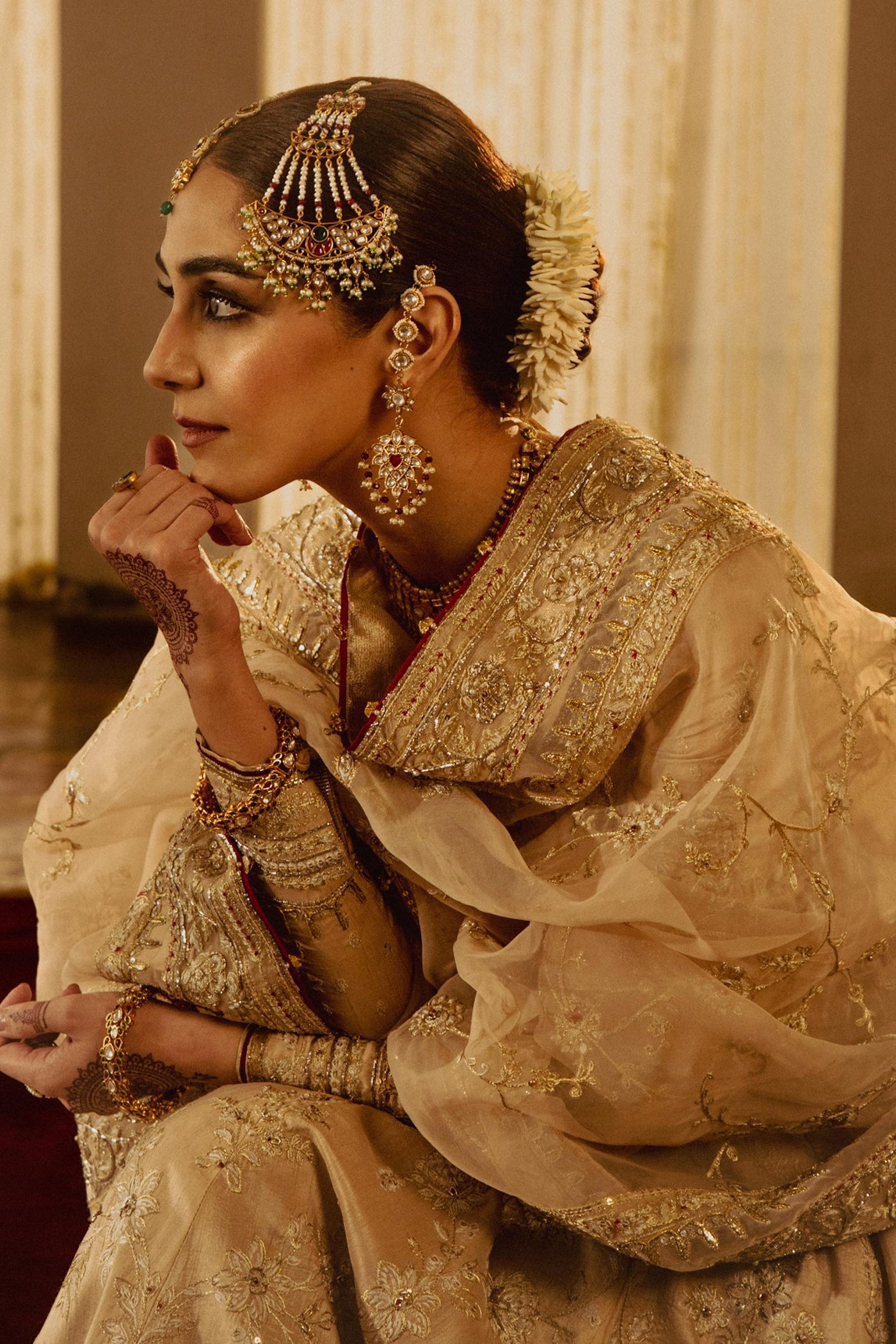 https://cdn.shopify.com/s/files/1/0340/8376/6405/files/GUL-BAHAARc.jpg?v=1704621128