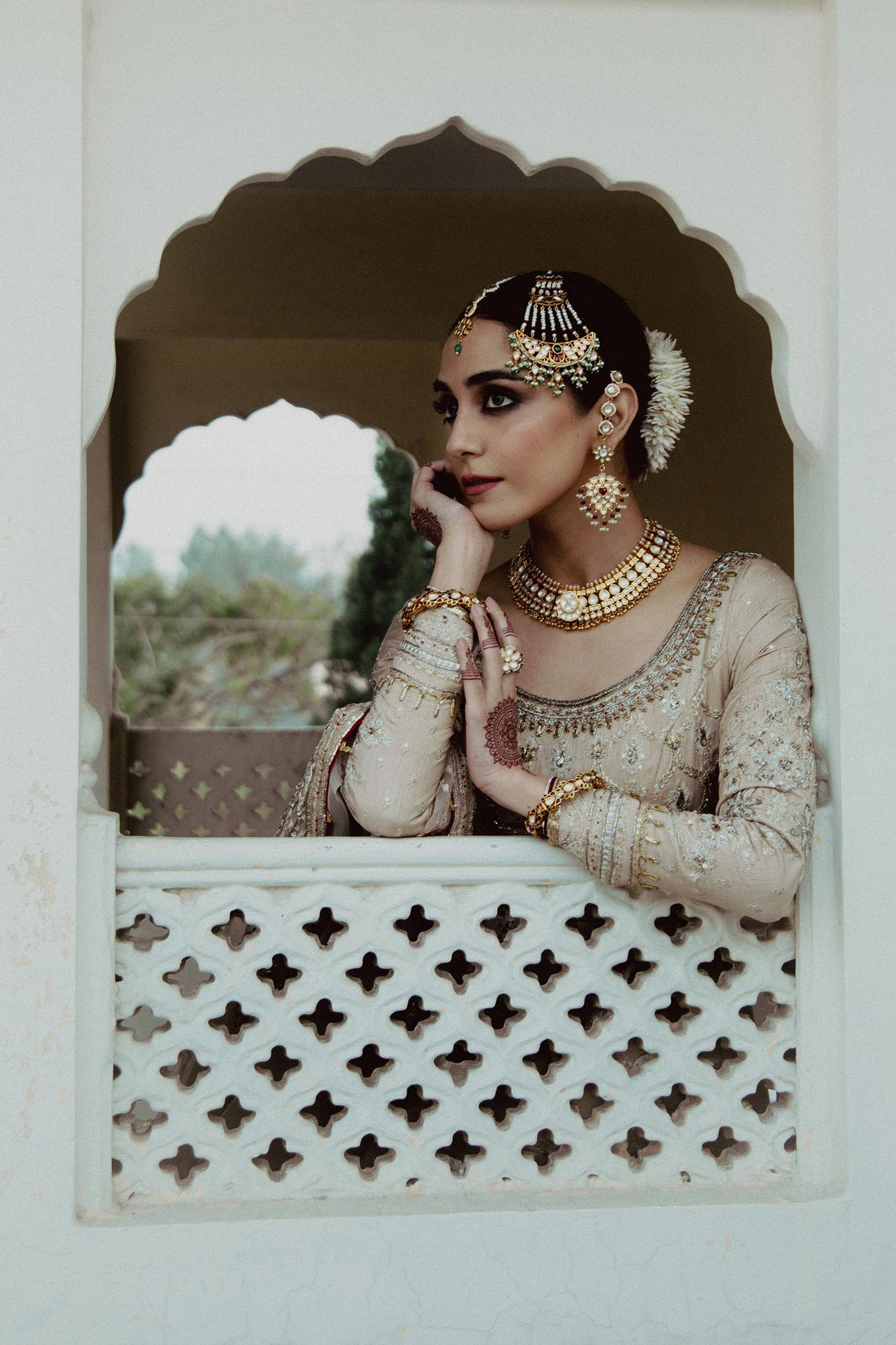 https://cdn.shopify.com/s/files/1/0340/8376/6405/files/GUL-BAHAARd.jpg?v=1704621128