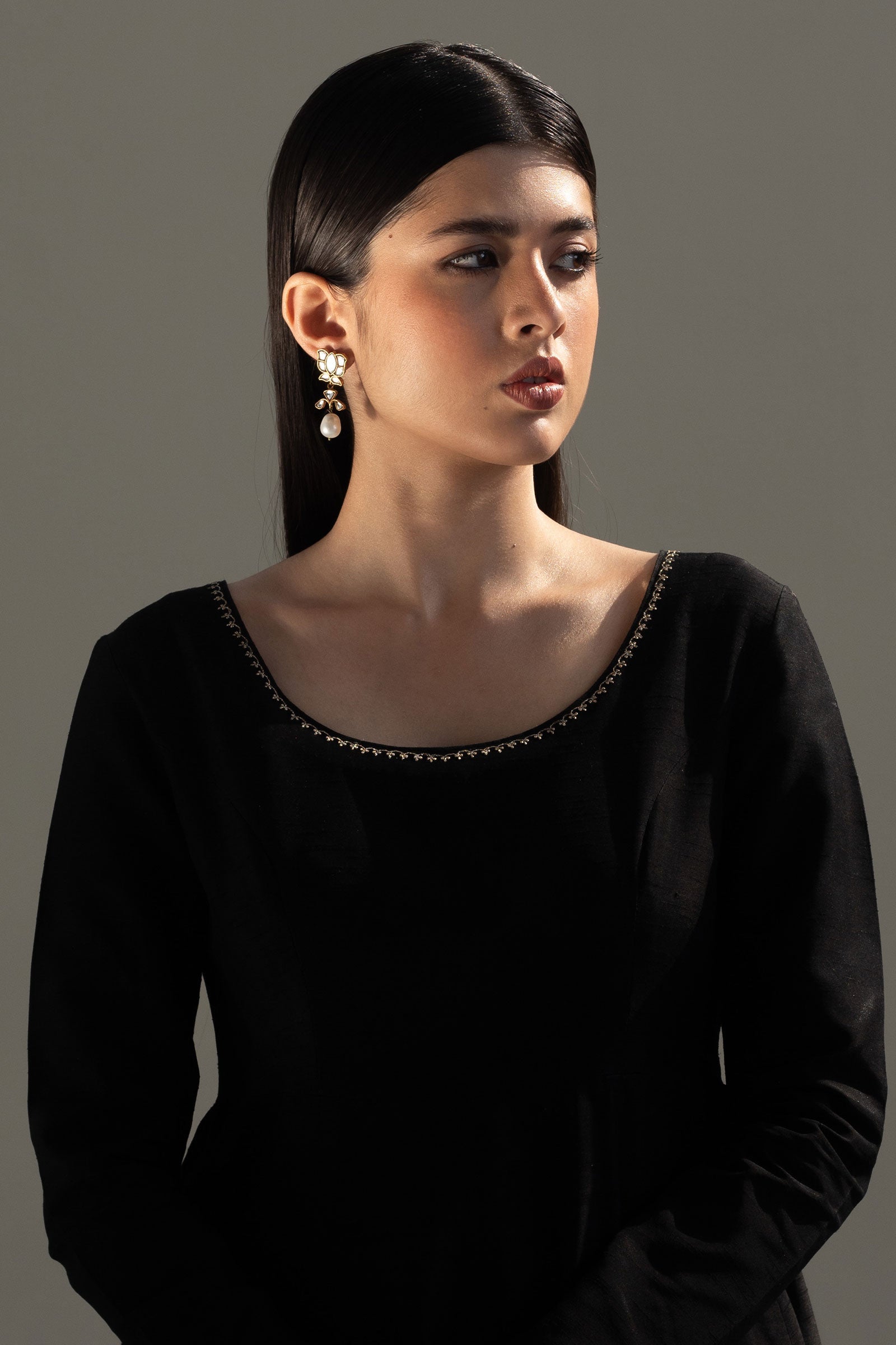 https://cdn.shopify.com/s/files/1/0340/8376/6405/files/GoldplatedLotusEarrings2.jpg?v=1702381939