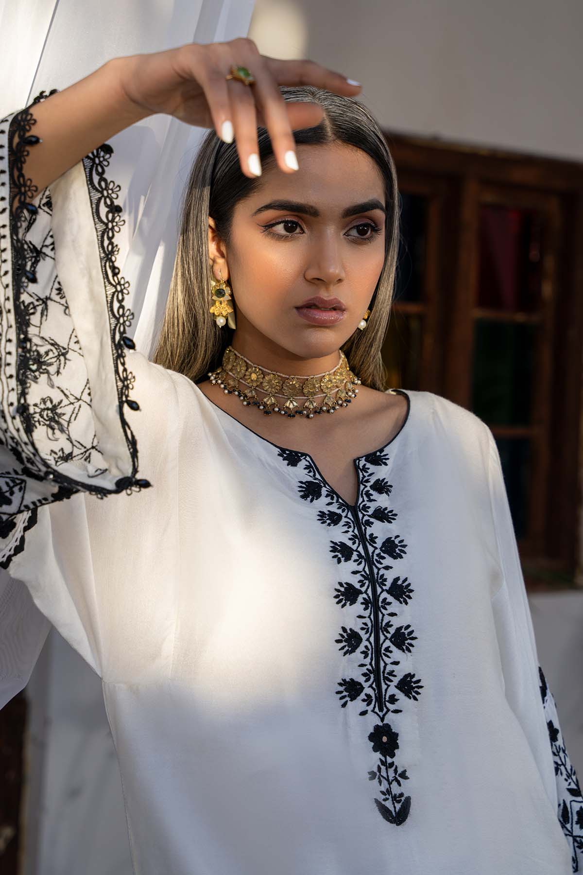 https://cdn.shopify.com/s/files/1/0742/2718/8017/files/Gulnaaz-24-2_6.jpg?v=1755503294