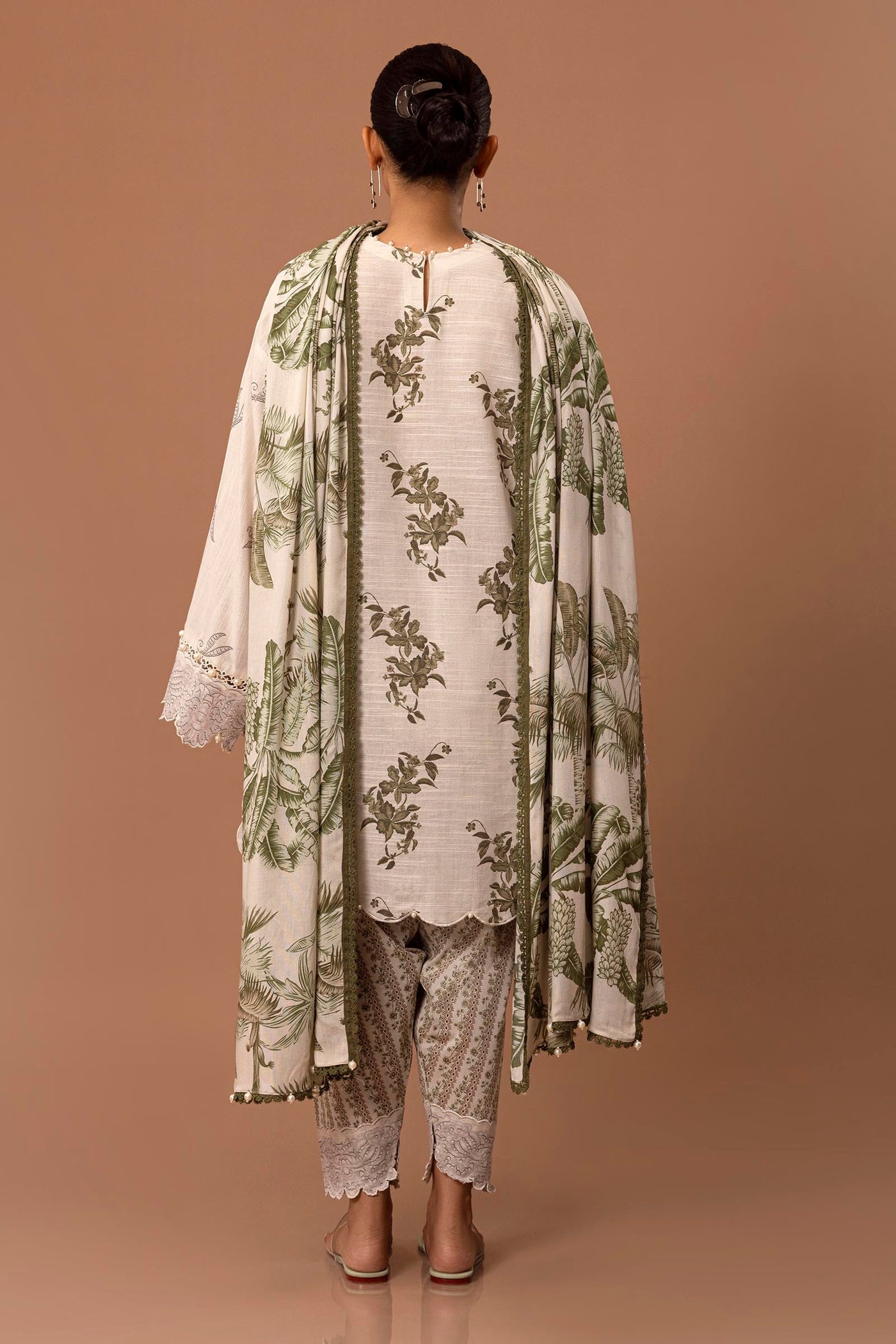 Unstitched 3 Piece Lawn Suit