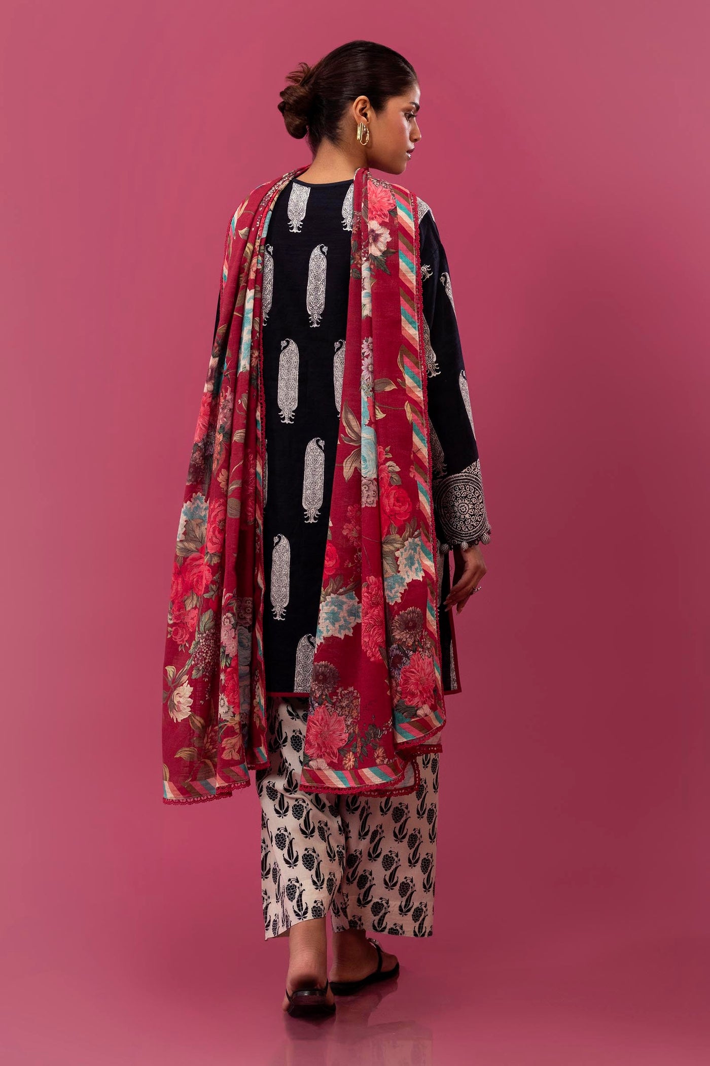 Unstitched 3 Piece Lawn Suit