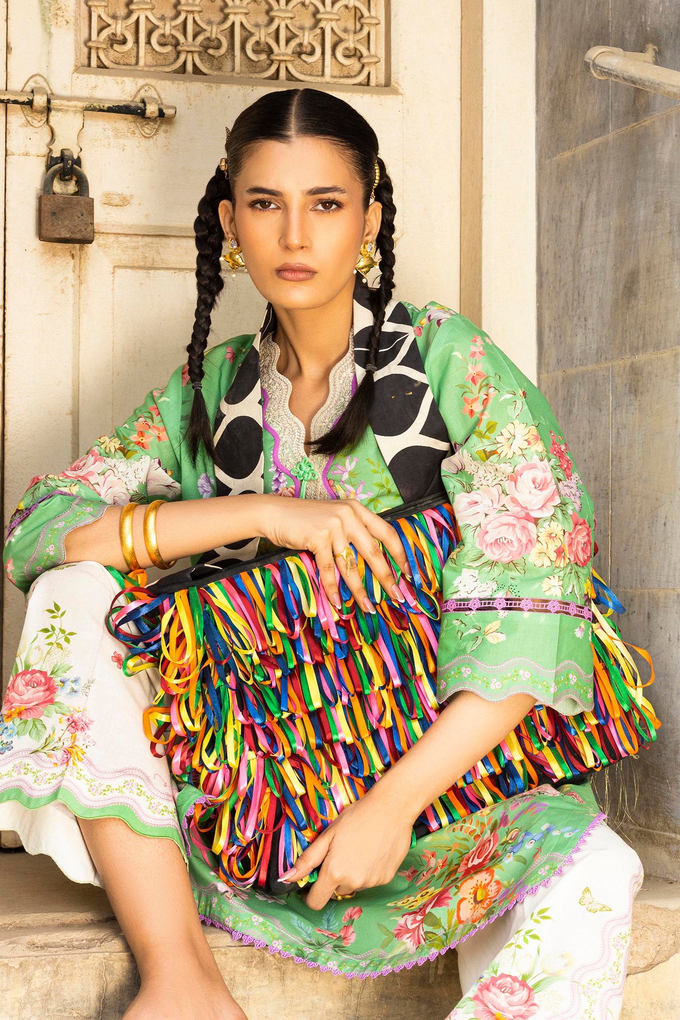 sana-safinaz-pool-83293460