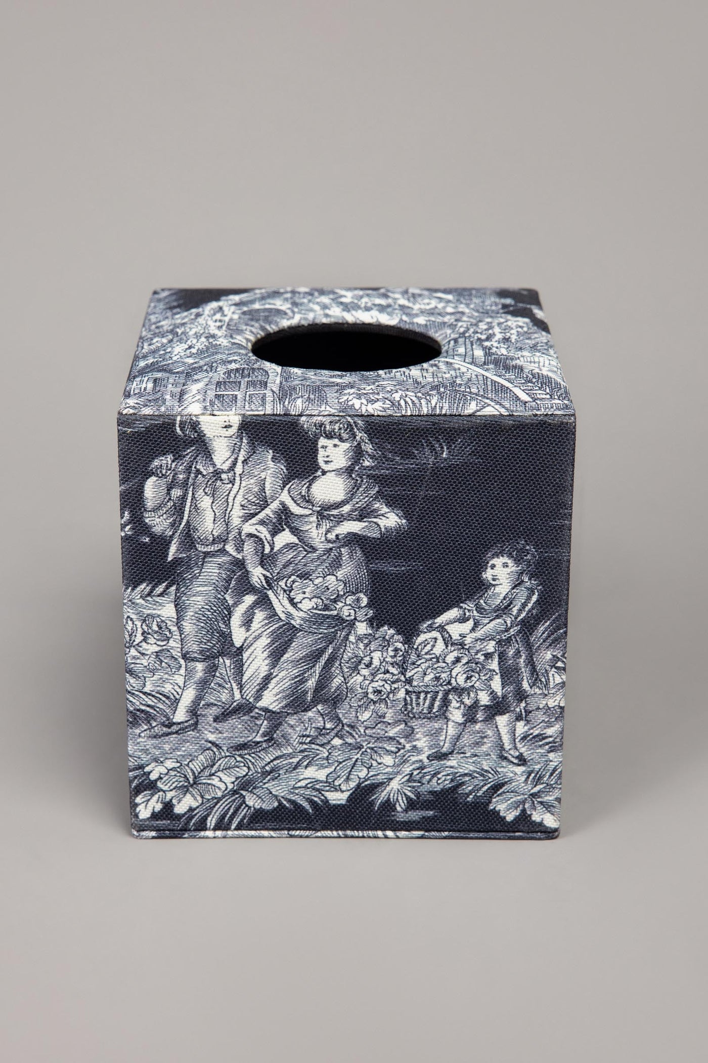 Noir Veil Tissue Box