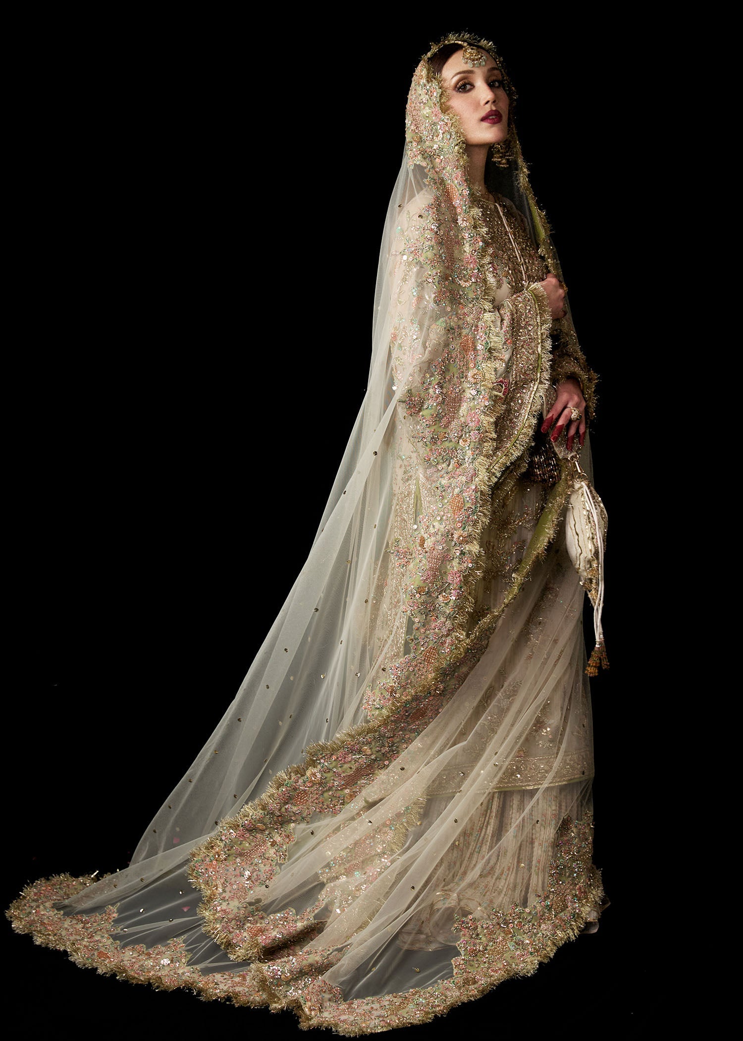 https://cdn.shopify.com/s/files/1/0016/9476/1035/files/HRBridals25658copy_aba091e4-44cb-421e-bc88-7af2a61b6dce.jpg?v=1730189744