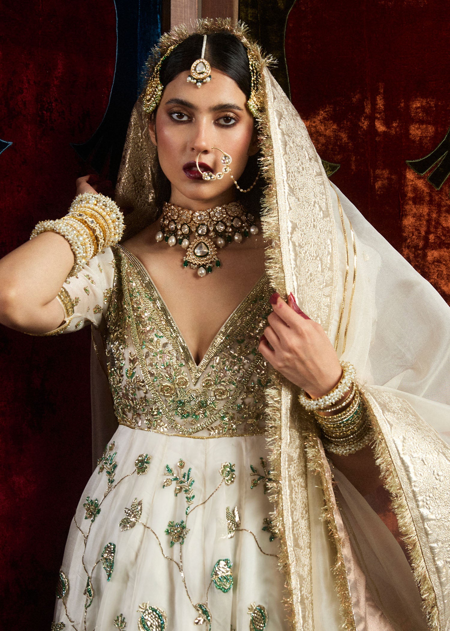 https://cdn.shopify.com/s/files/1/0016/9476/1035/files/HRBridals26997copy.jpg?v=1730188234