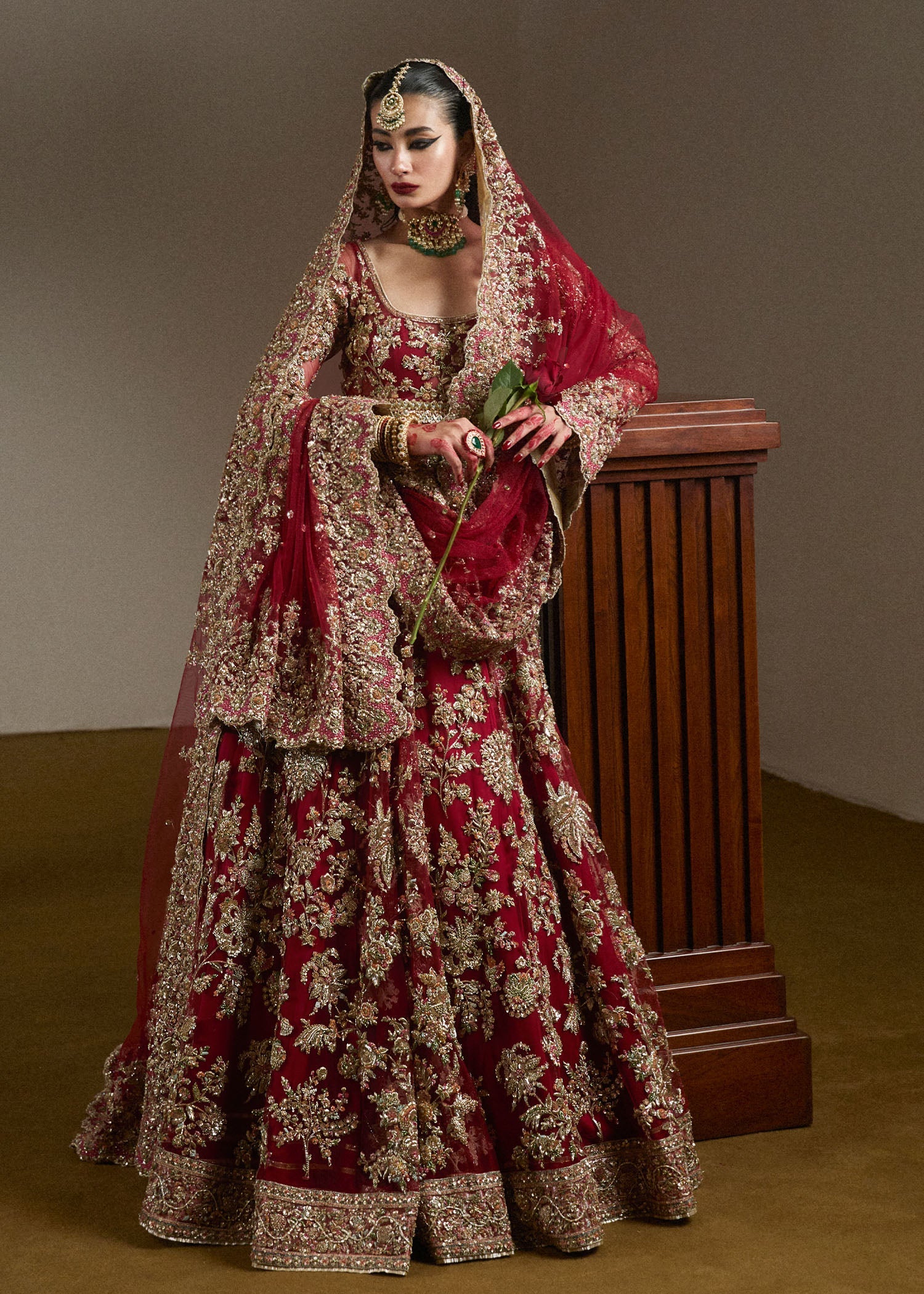 https://cdn.shopify.com/s/files/1/0016/9476/1035/files/HRBridals271771copy.jpg?v=1730188160