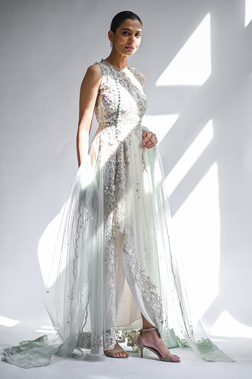https://cdn.shopify.com/s/files/1/0588/3661/5221/products/Helena_3.jpg?v=1683353854