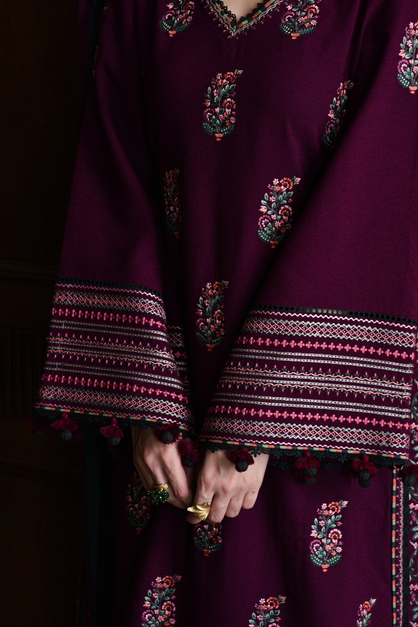 DEEP PLUM LUXURY EMBROIDERED KARANDI SET (NEL-25627) READY TO SHIP