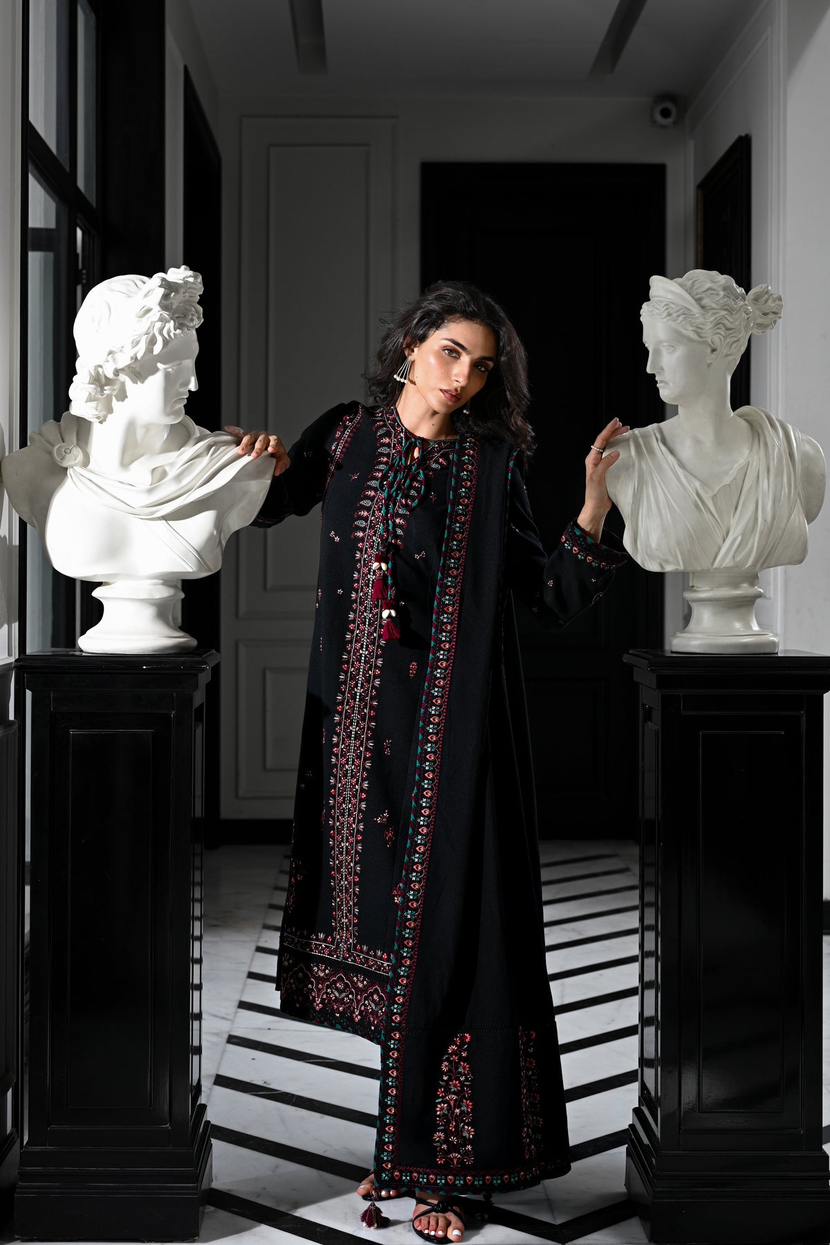 BLACK KASHMIRI LUXURY EMBROIDERED KARANDI SET STITCHED (NEL-25624) READY TO SHIP