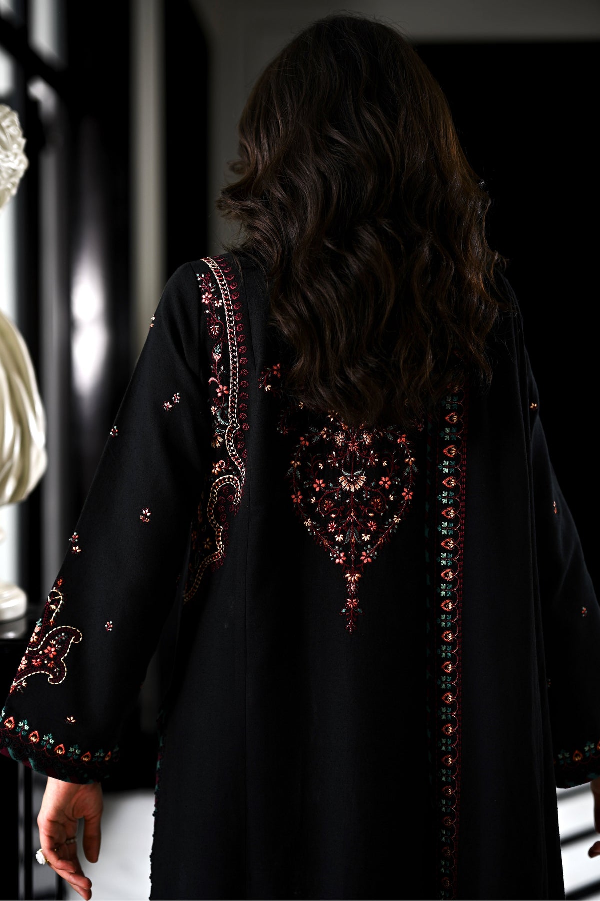 BLACK KASHMIRI LUXURY EMBROIDERED KARANDI SET STITCHED (NEL-25624) READY TO SHIP