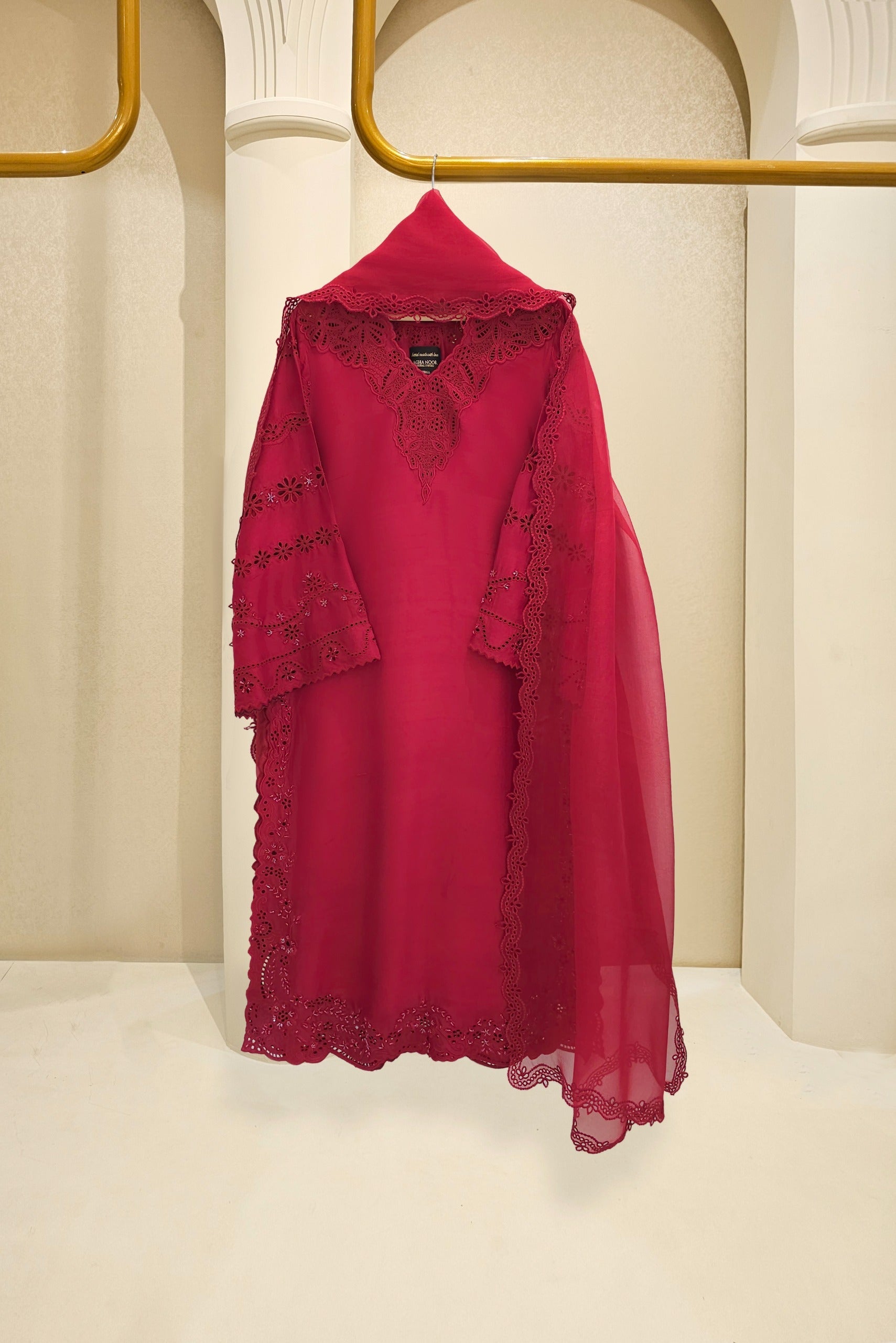 Amara ( Maroon )