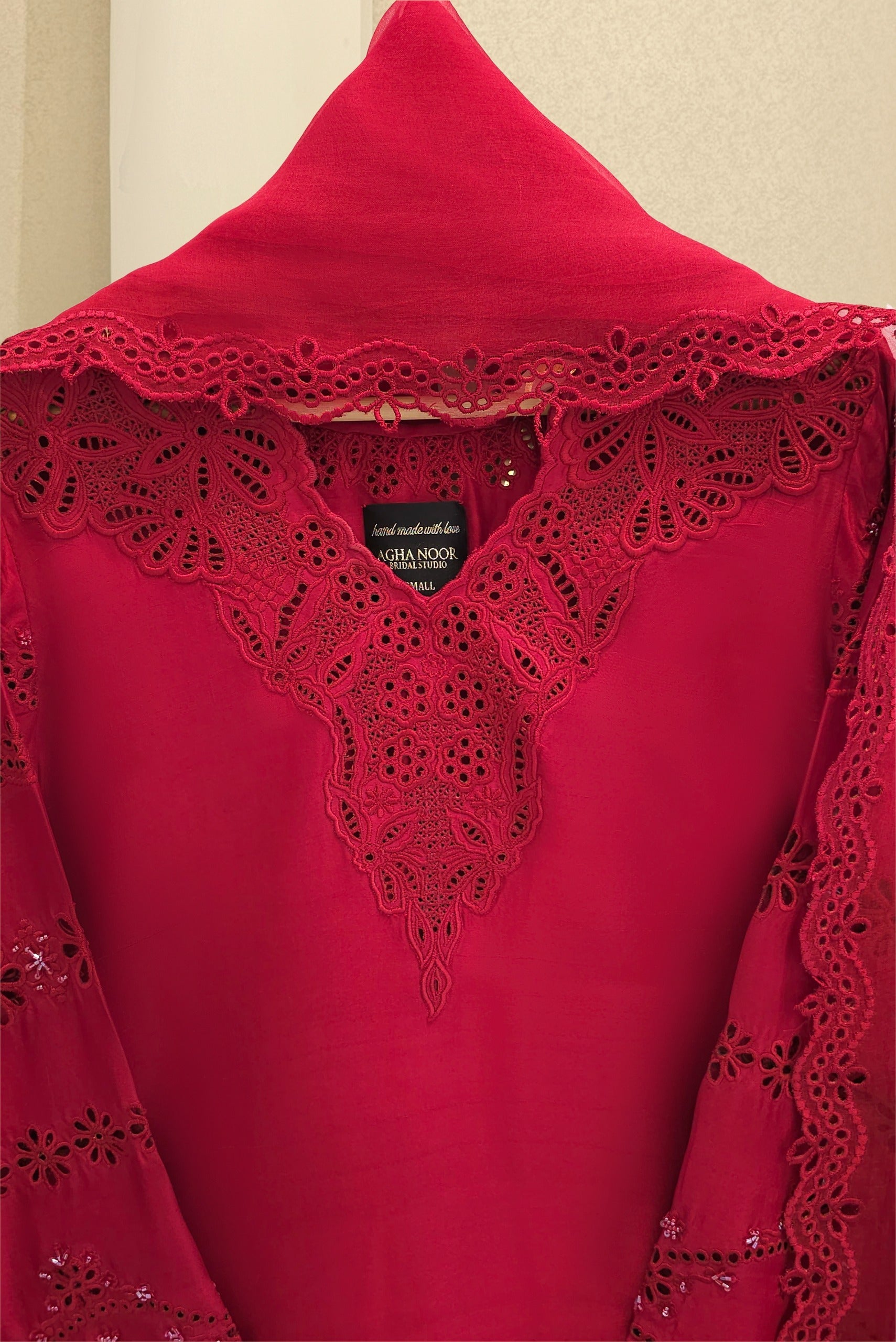 Amara ( Maroon )