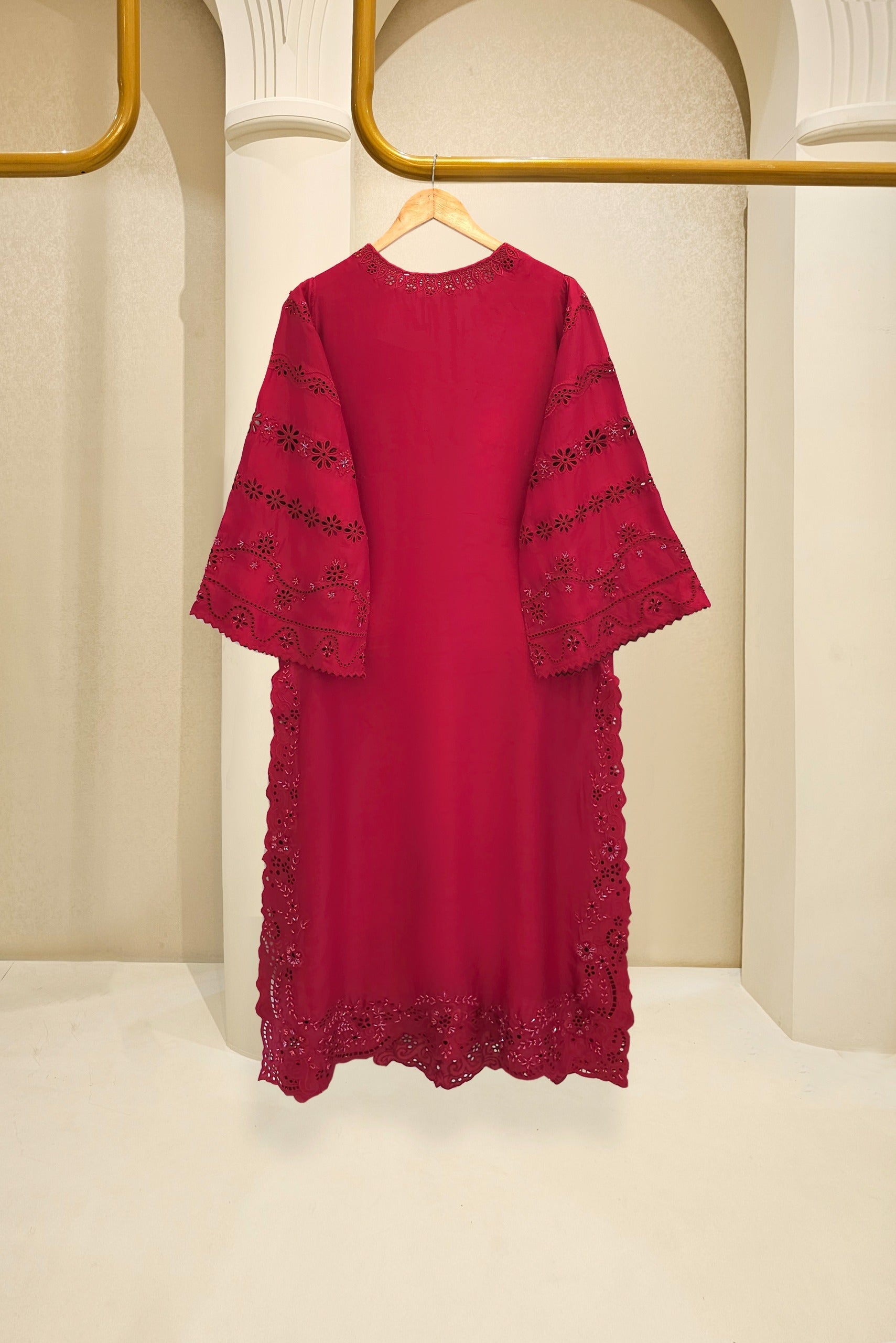 Amara ( Maroon )