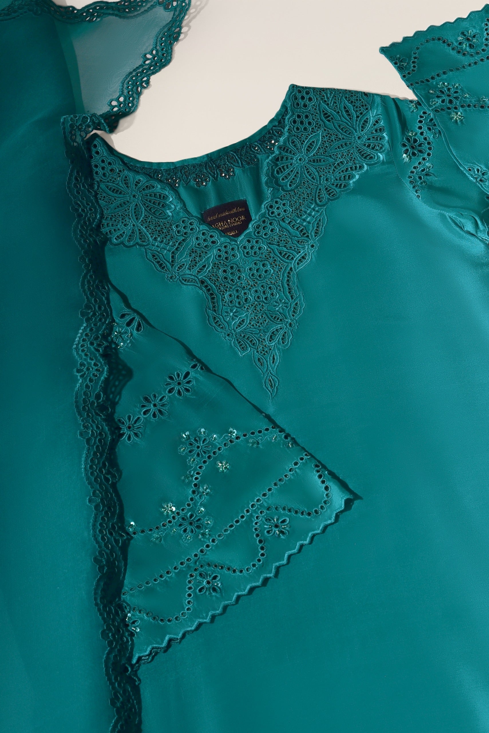 Amara ( Poison green )