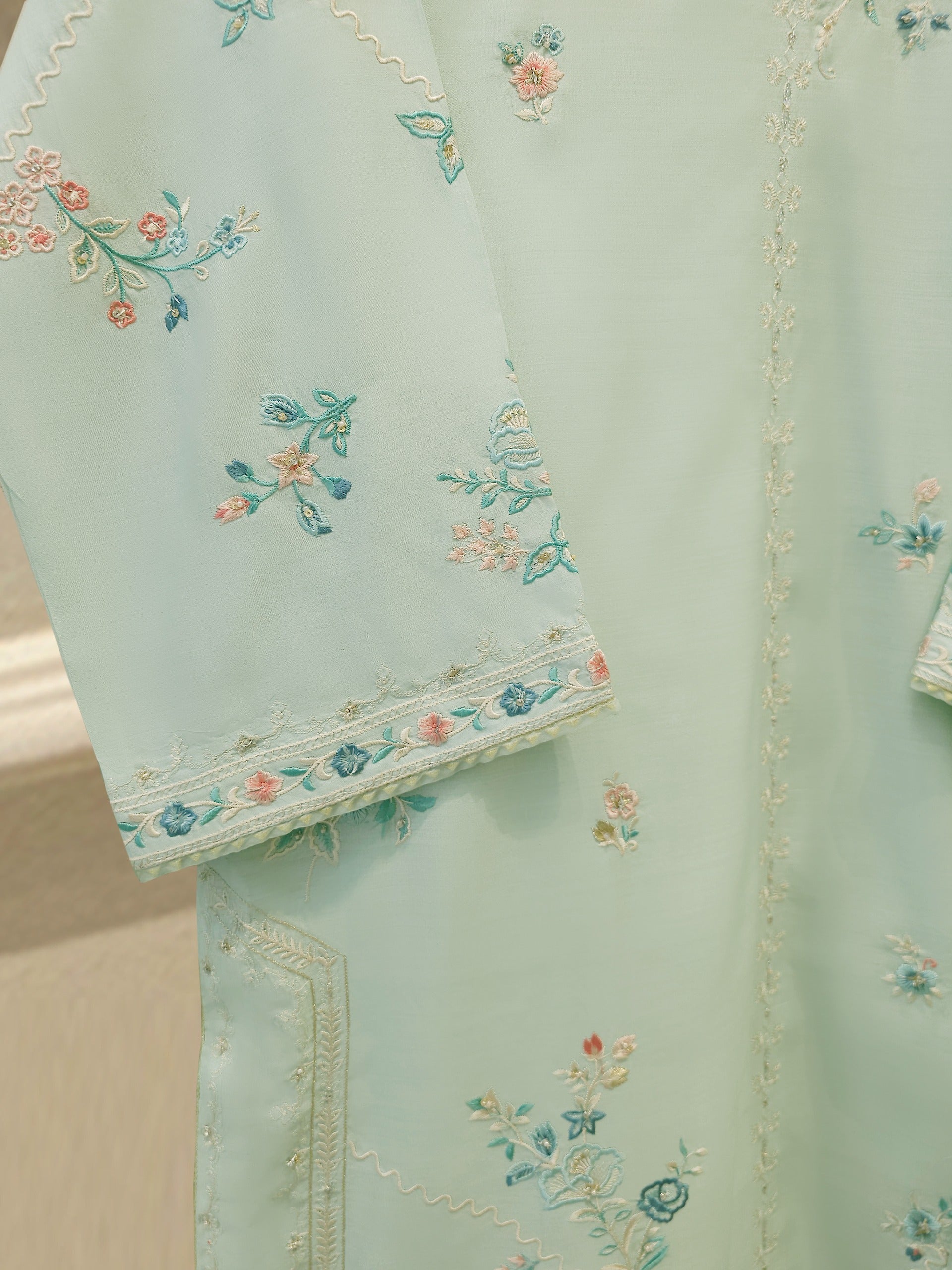 3 Piece - Pure Khaddi Silk Embroidered Suit S113043