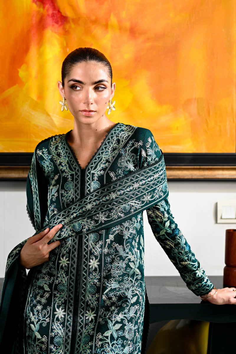 Emerald Green Luxury Aari Embroidered Karandi Set (Nel-25636)