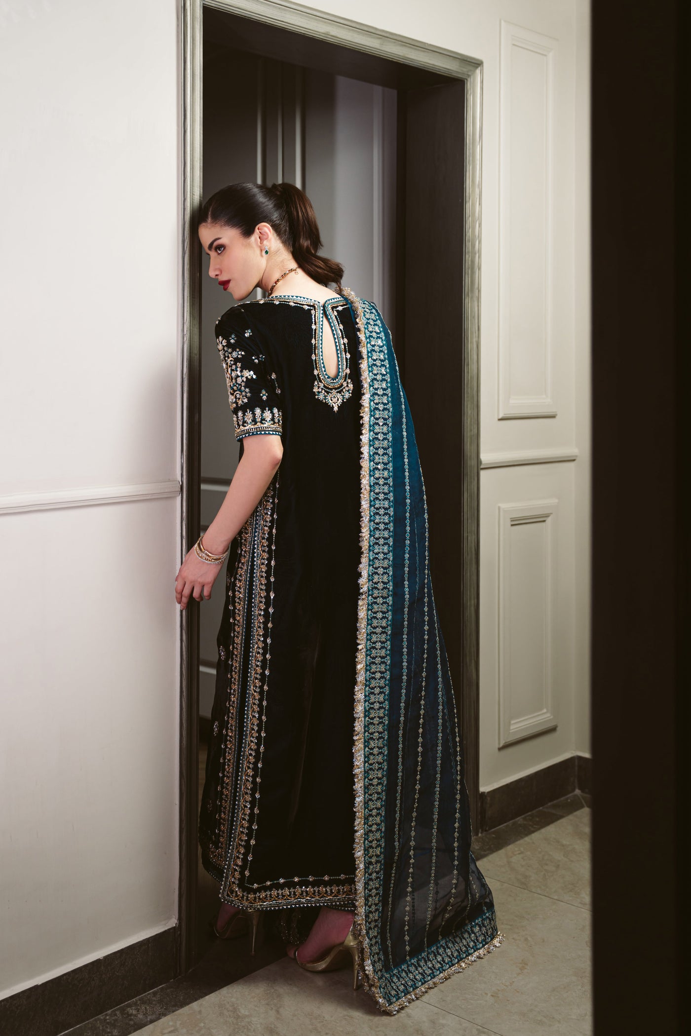 TEAL LUXURY VELVET COUTURE (NPA3-25461)
