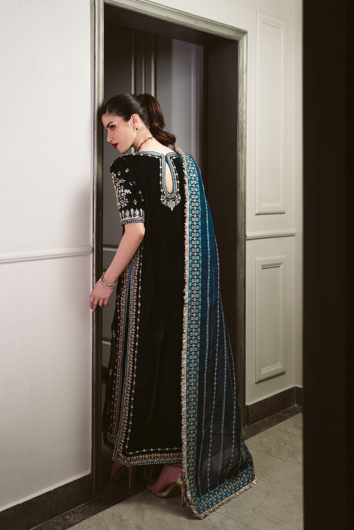 TEAL LUXURY VELVET COUTURE (NPA3-25461)