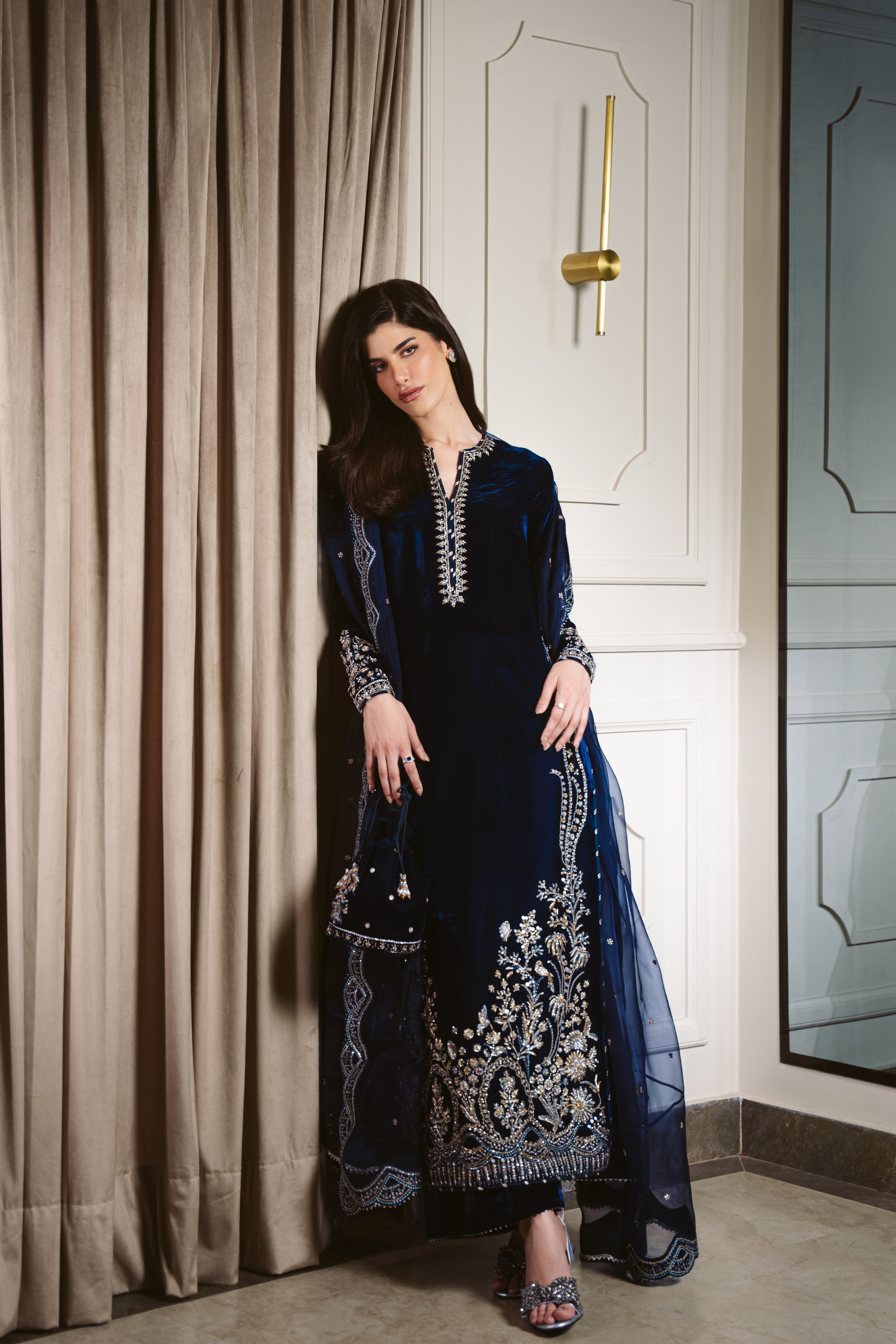 DEEP BLUE LUXURY VELVET COUTURE (NPA3-25457)