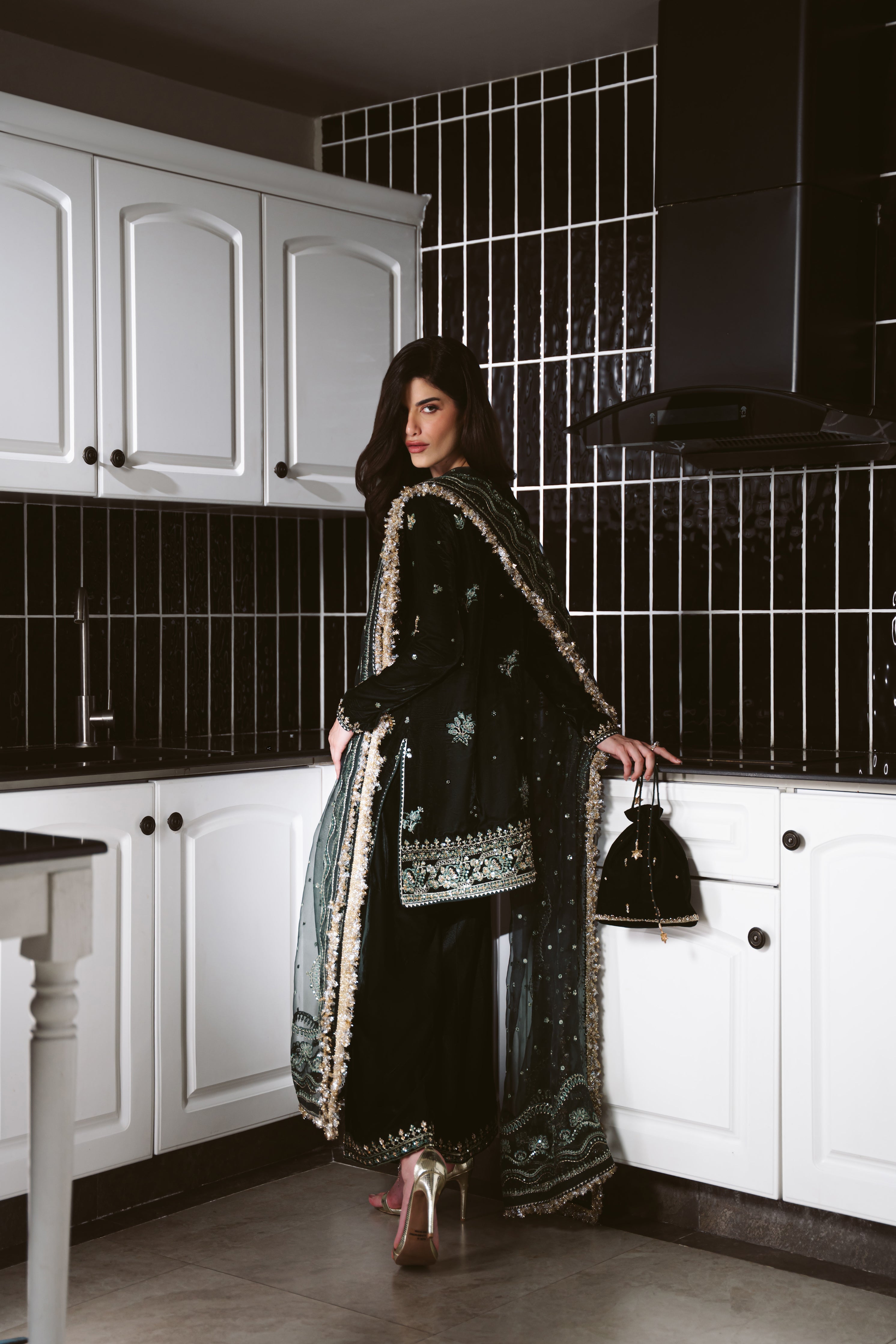 EMERALD GREEN LUXURY VELVET COUTURE (NPA3-25458)