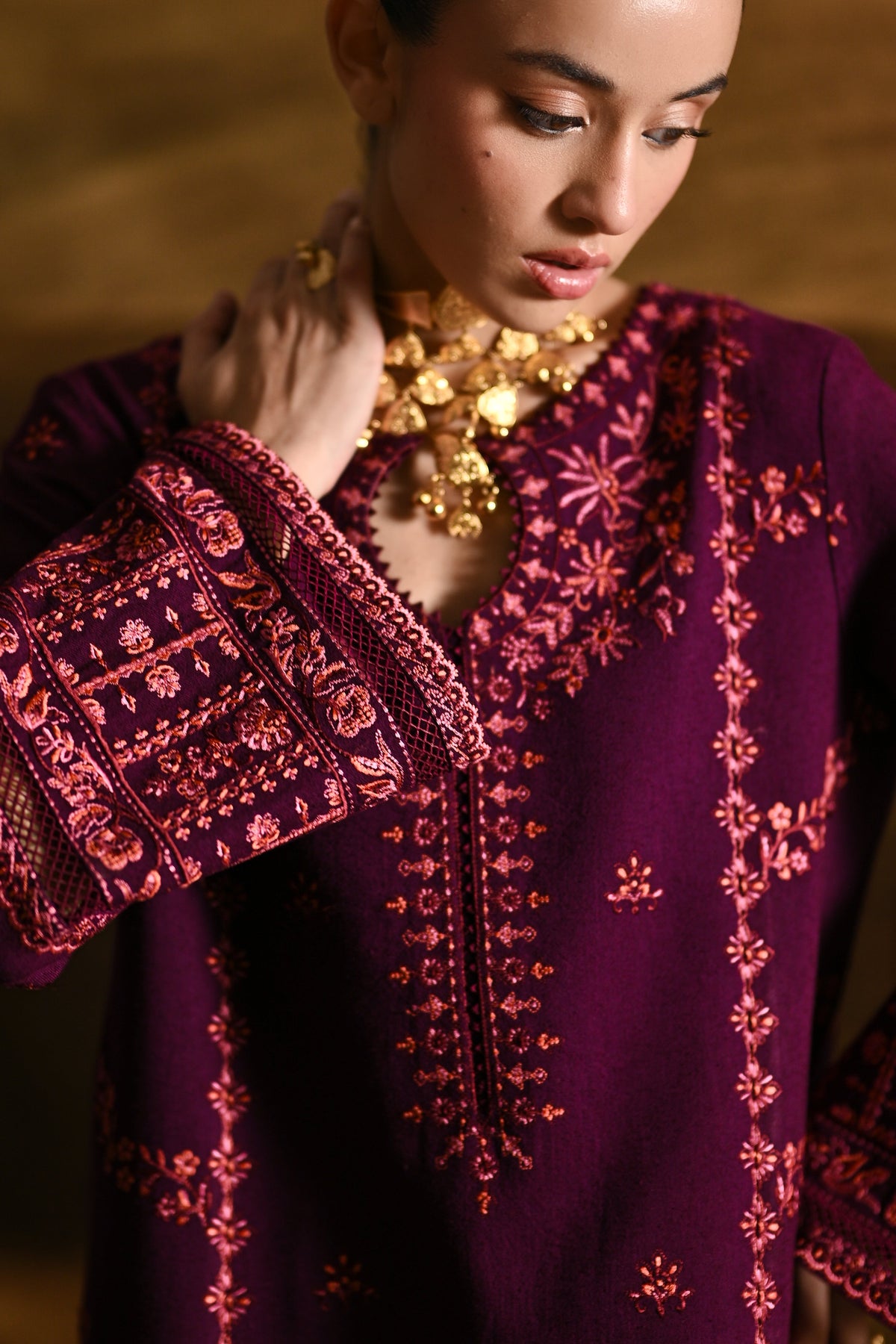 DEEP PLUM LUXURY EMBROIDERED KARANDI 2PCS SET (NPA2-25318)-READY TO WEAR