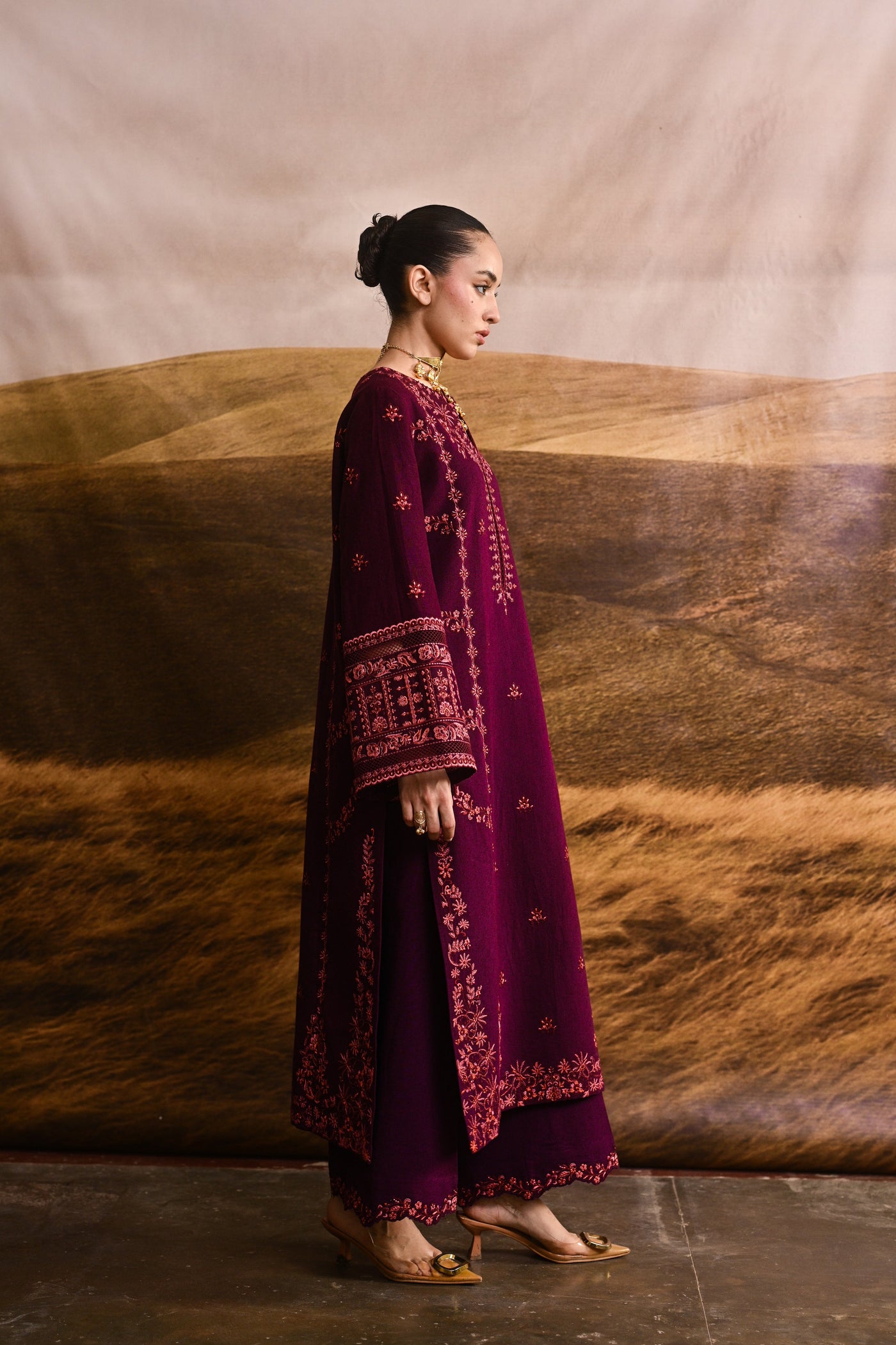 DEEP PLUM LUXURY EMBROIDERED KARANDI 2PCS SET (NPA2-25318)-READY TO WEAR
