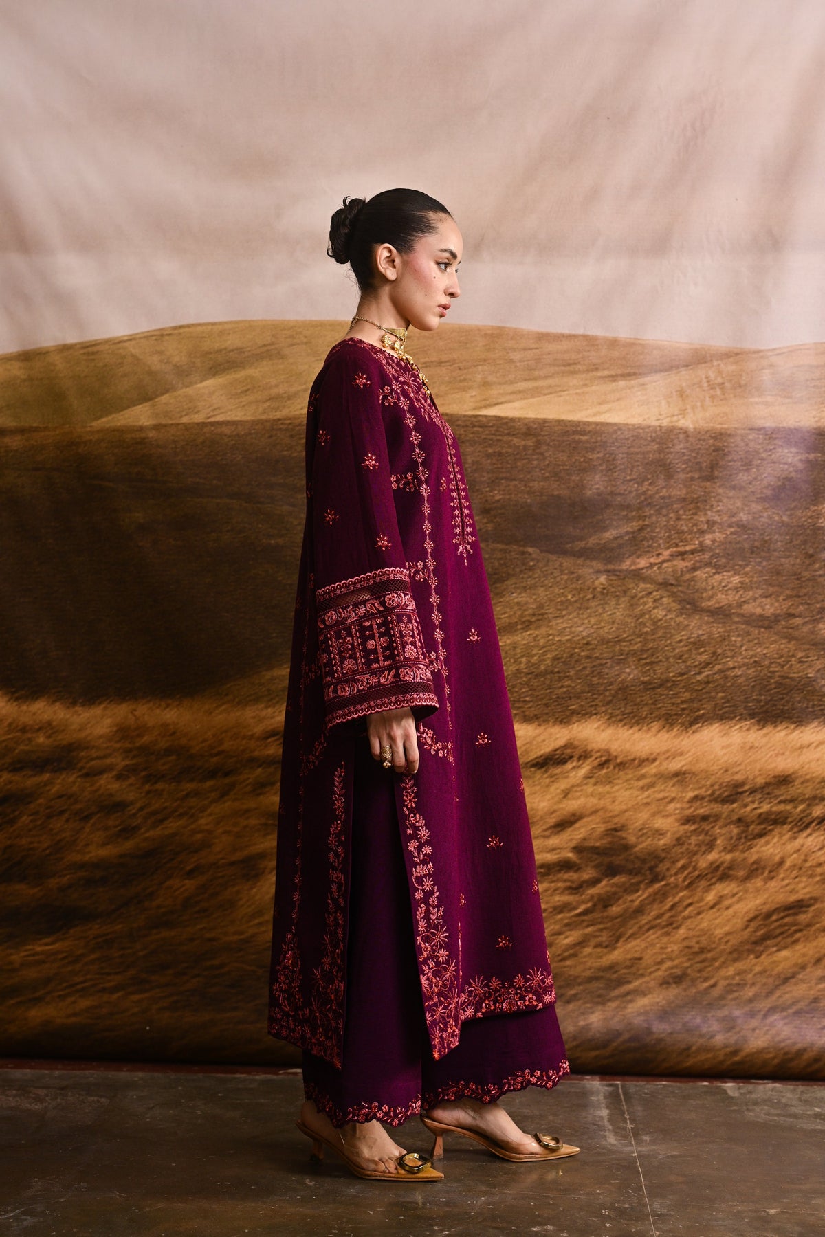 DEEP PLUM LUXURY EMBROIDERED KARANDI 2PCS SET (NPA2-25318)-READY TO WEAR
