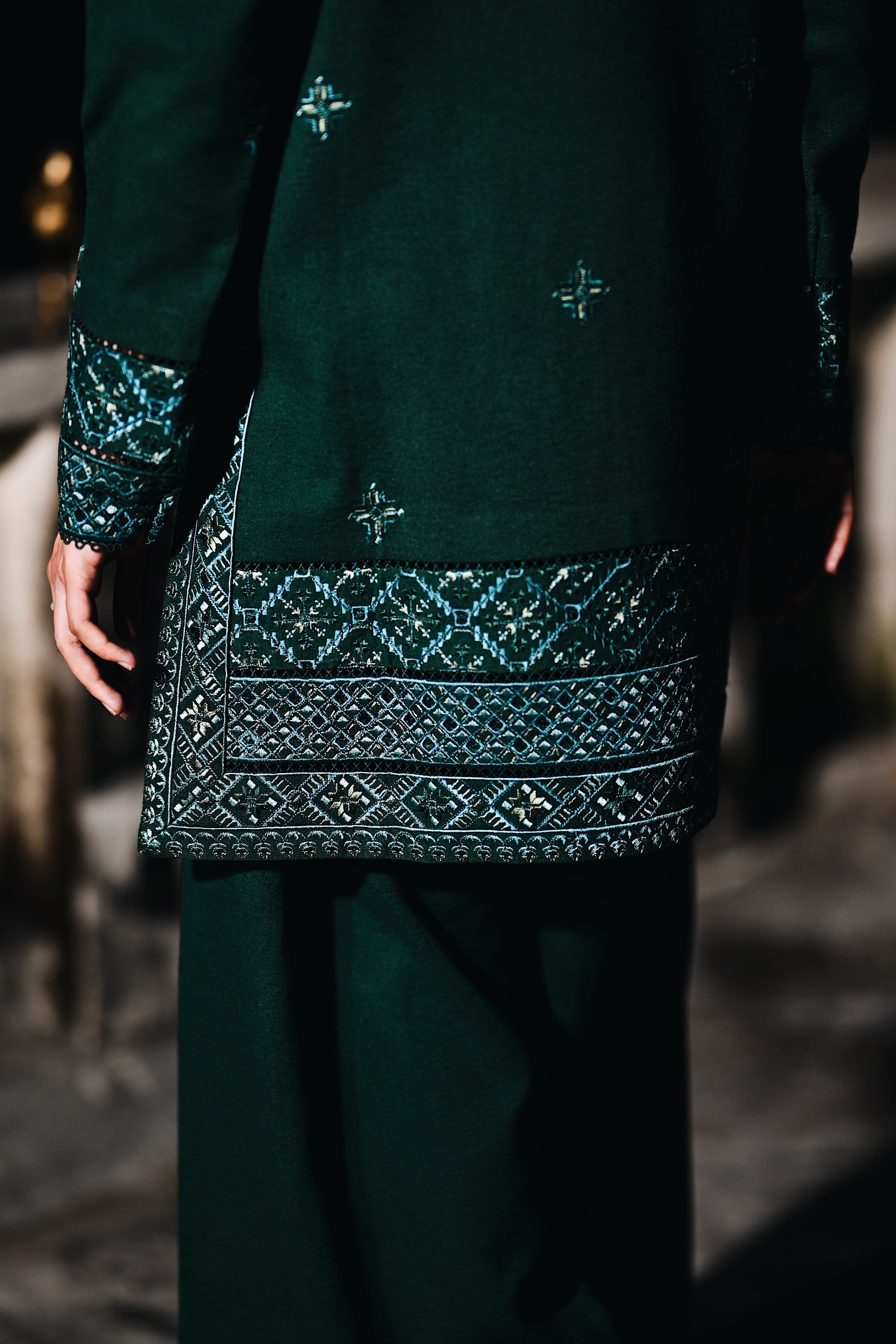 EMERALD GREEN LUXURY EMBROIDERED KARANDI 2PCS SET (NPA2-25317)-READY TO WEAR
