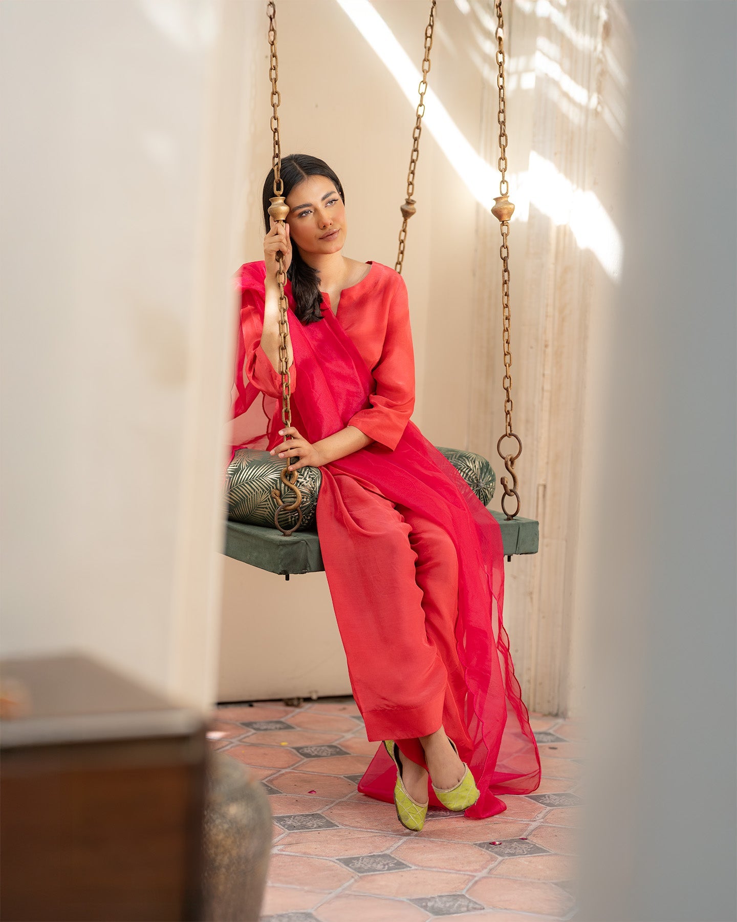 Outfit Name: Shokh Adaa

Collection: Nazm
Code: CBR 101