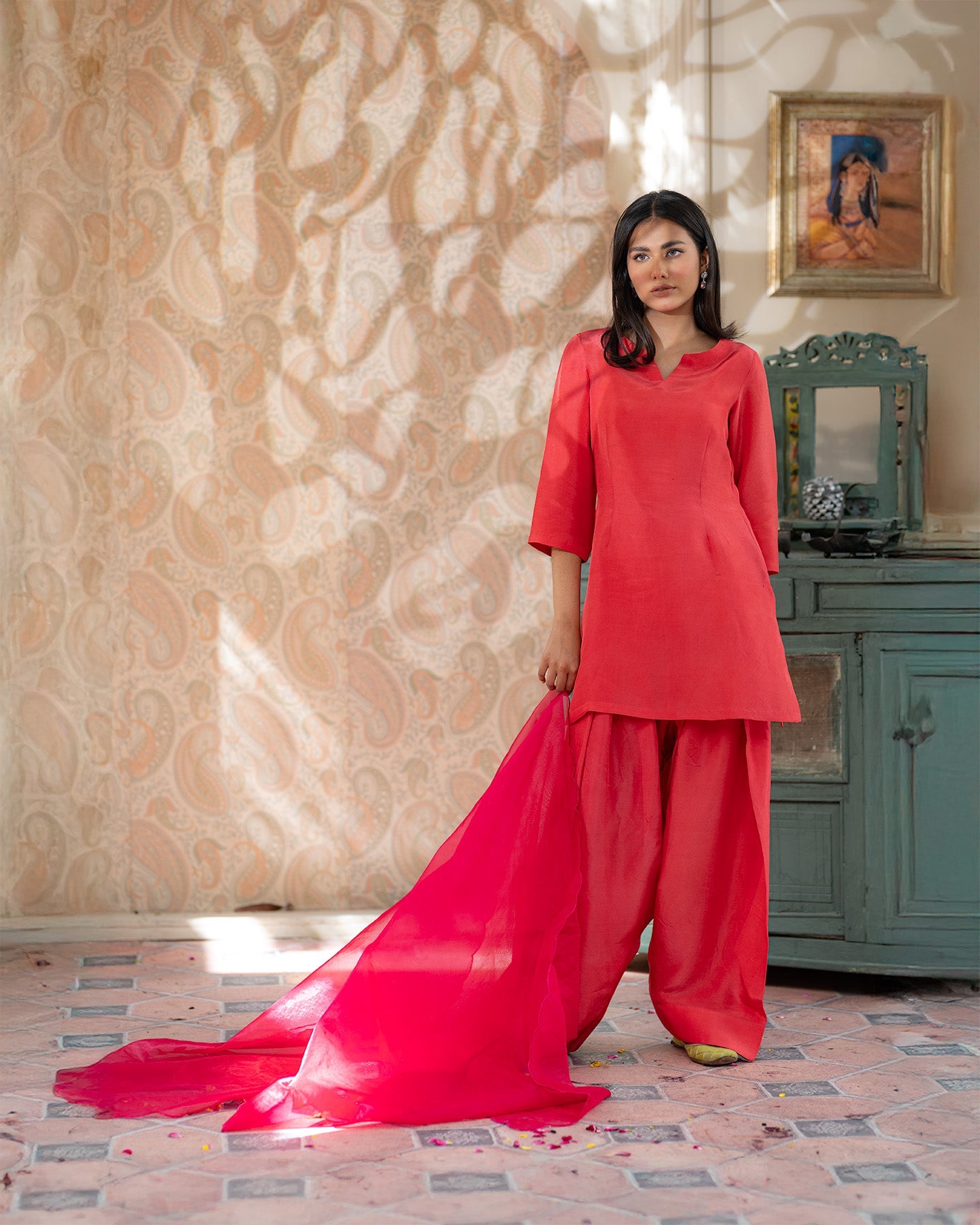 Outfit Name: Shokh Adaa

Collection: Nazm
Code: CBR 101