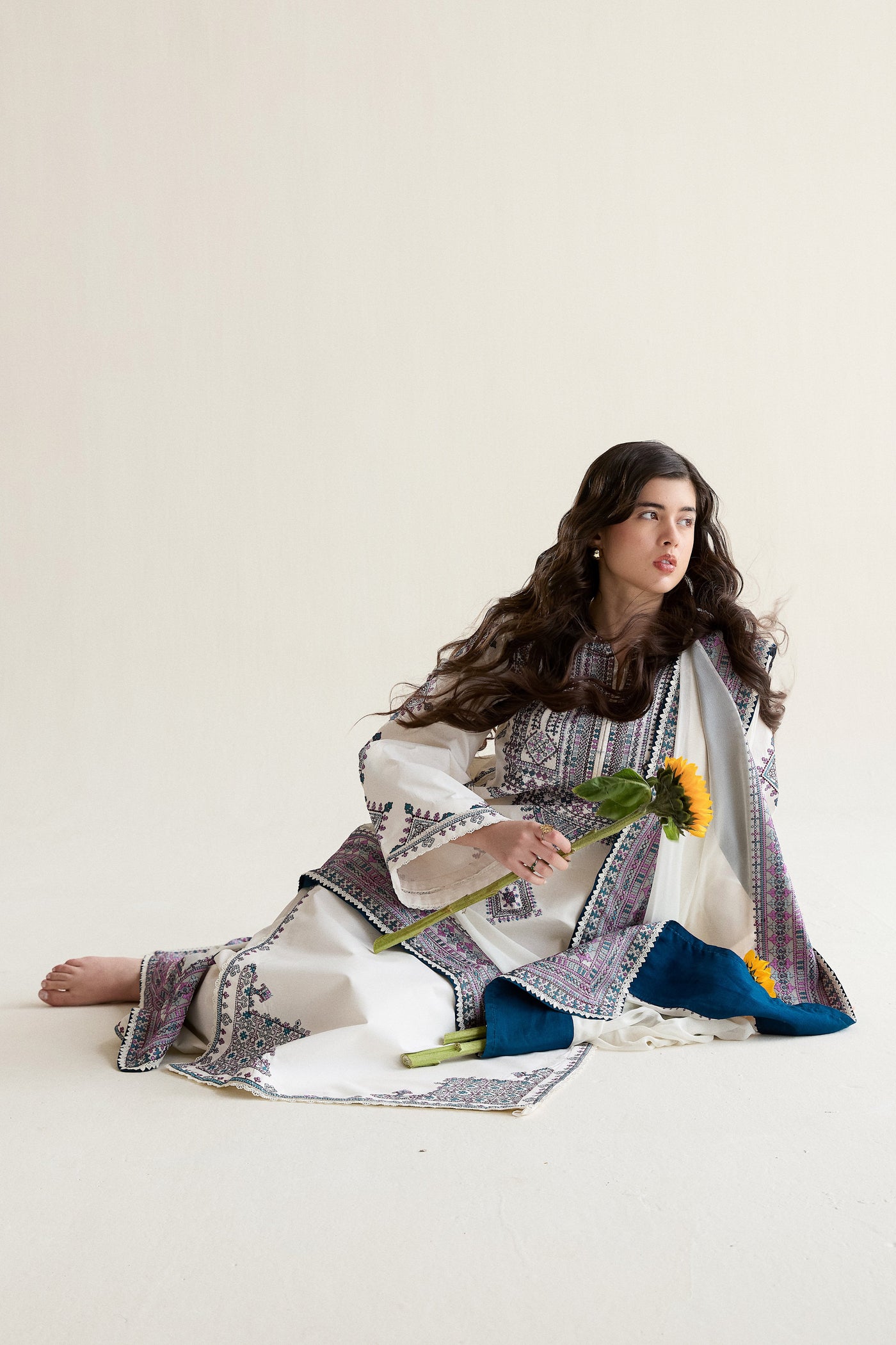 Off-White Luxury Embroidered Lawn 3Pcs Set (Npa3-26406) - Ramadan 2026 Ready To Wear