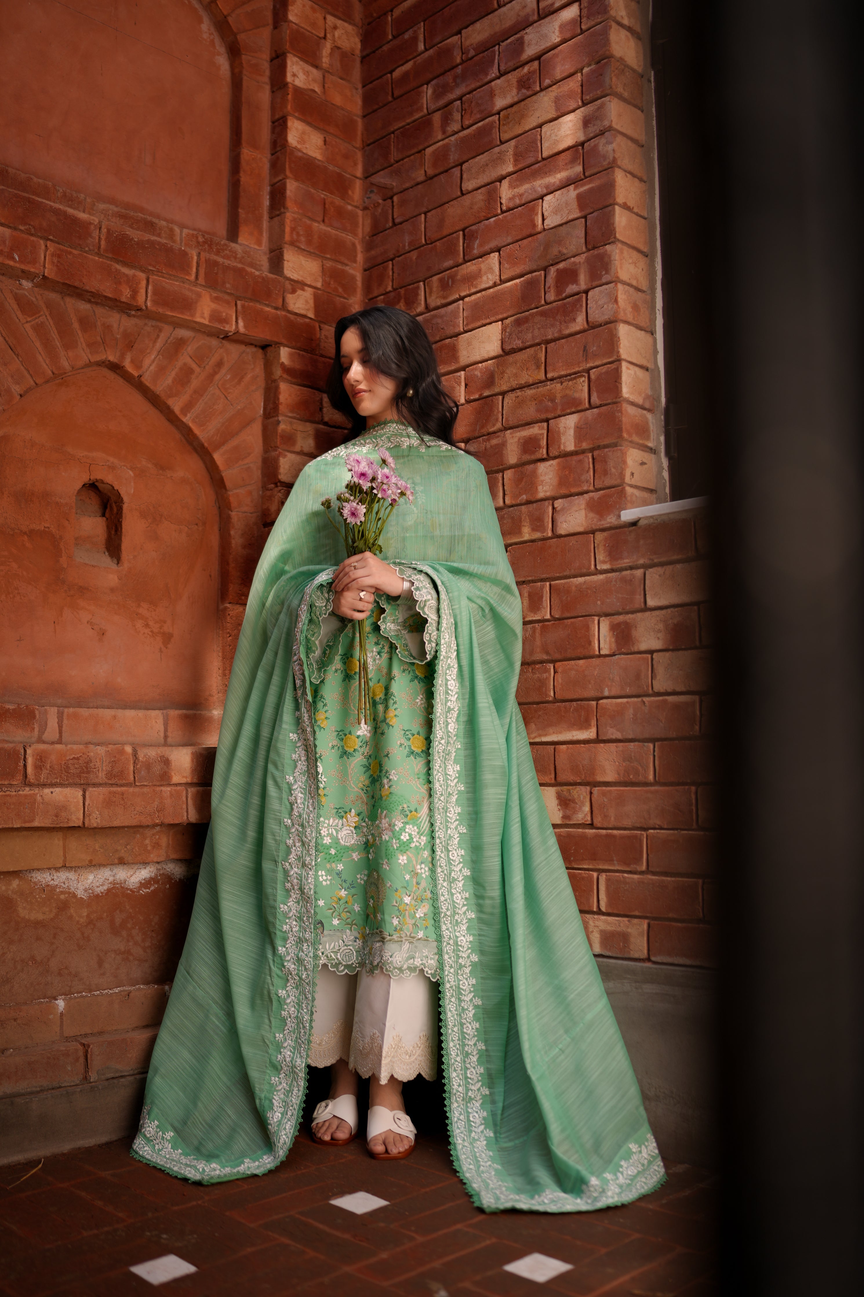 AYLA LUXURY PRINTED EMBROIDERED LAWN SET (NEL-26622)