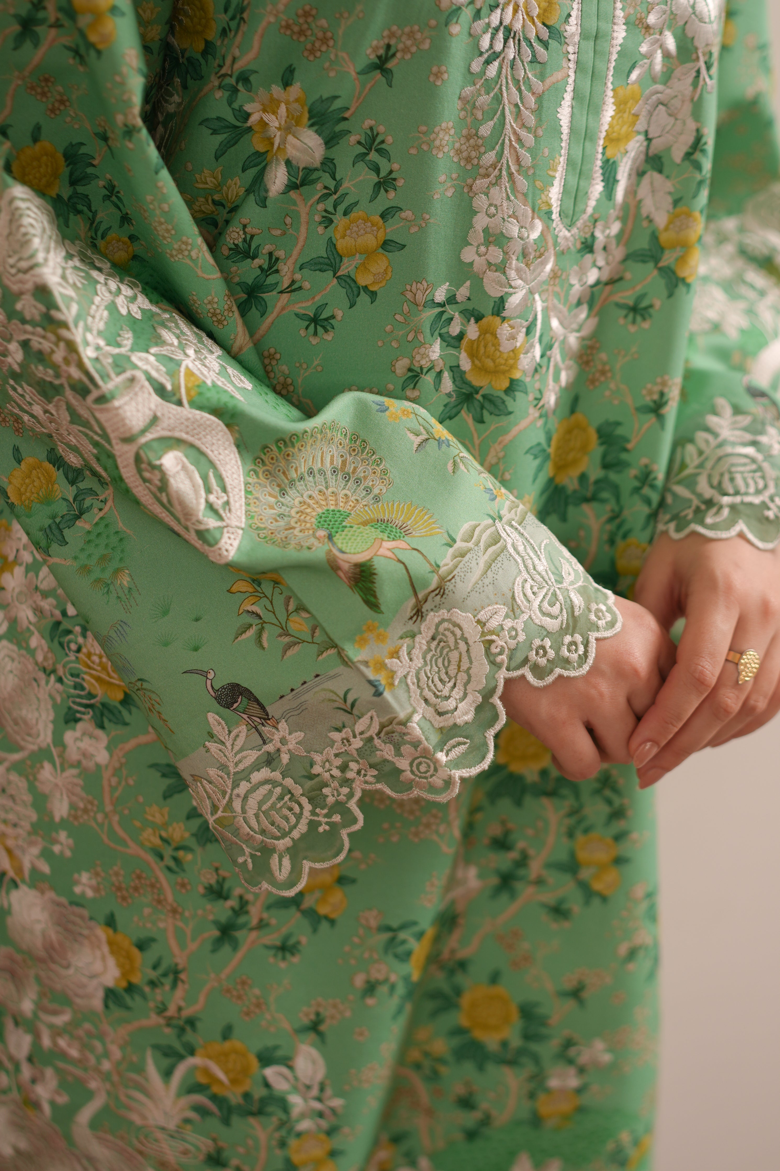 AYLA LUXURY PRINTED EMBROIDERED LAWN SET (NEL-26622)