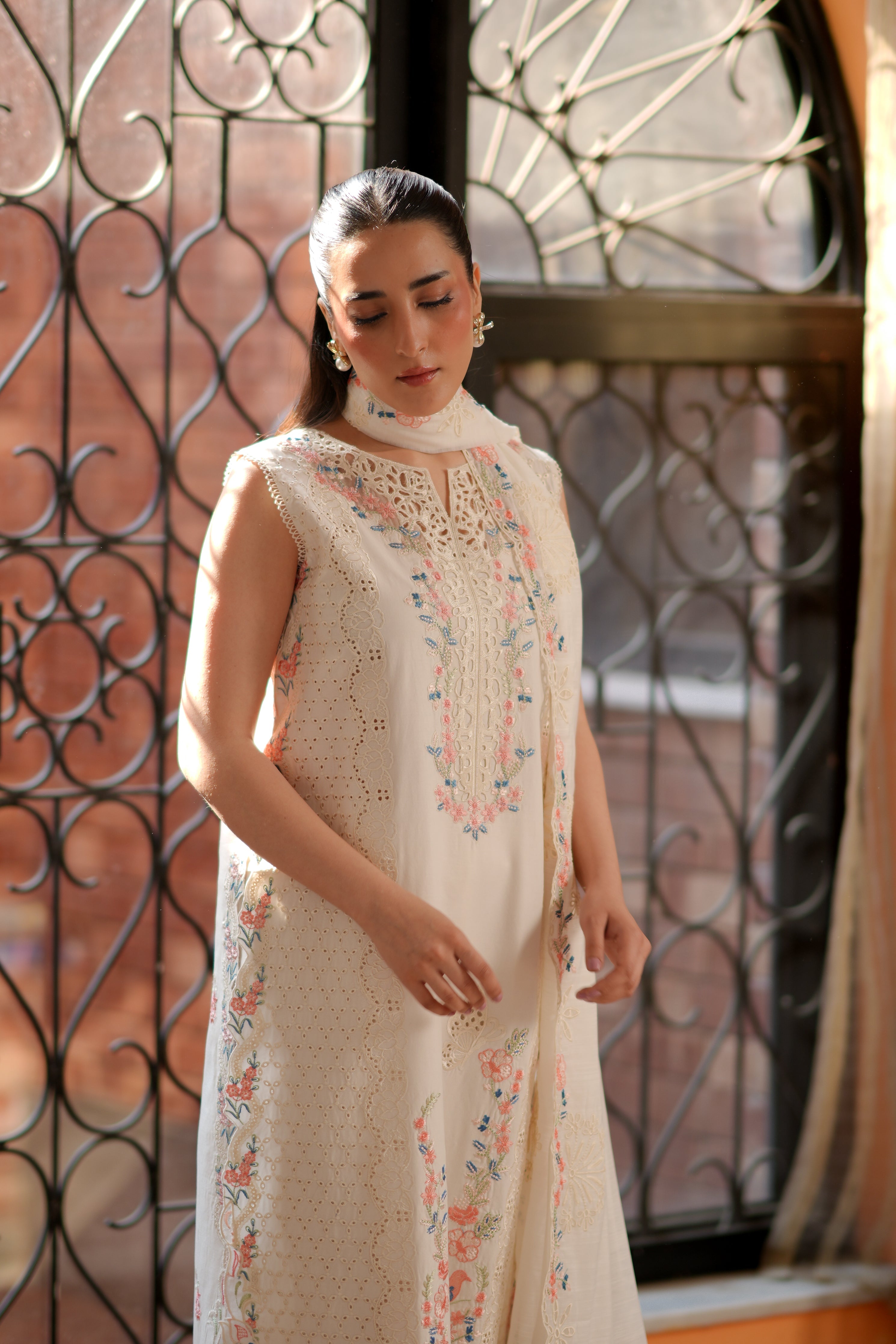 LUMA LUXURY EMBROIDERED LAWN SET (NEL-26625)